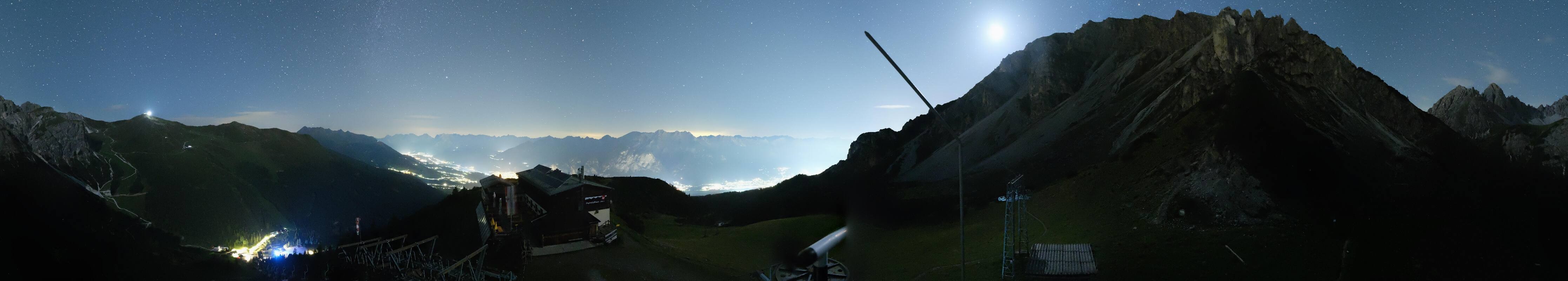 Archived image Webcam Axams: View Birgitzköpflhaus