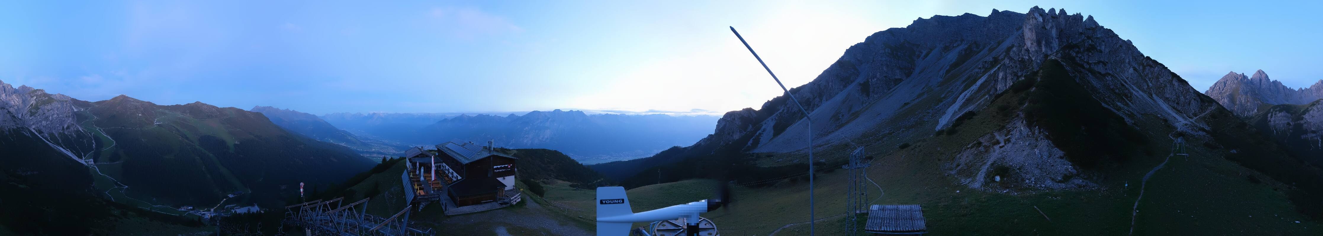 Archived image Webcam Axams: View Birgitzköpflhaus