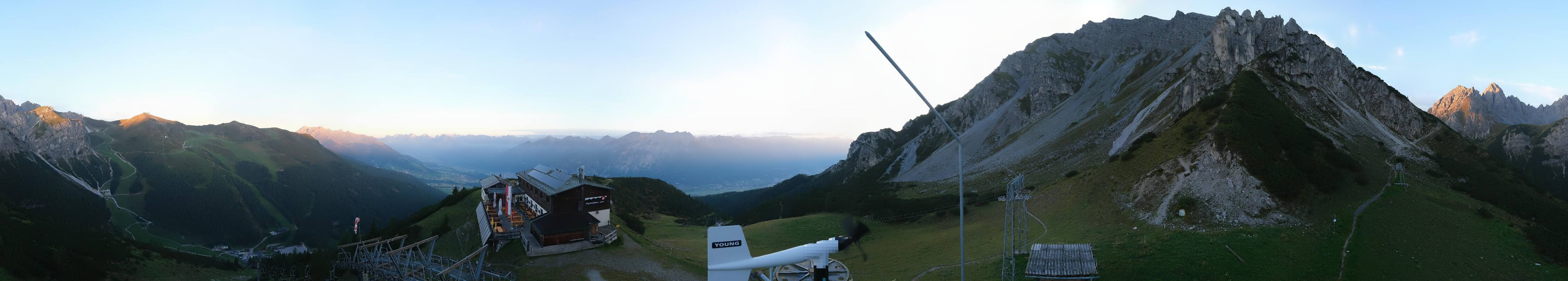 Archived image Webcam Axams: View Birgitzköpflhaus
