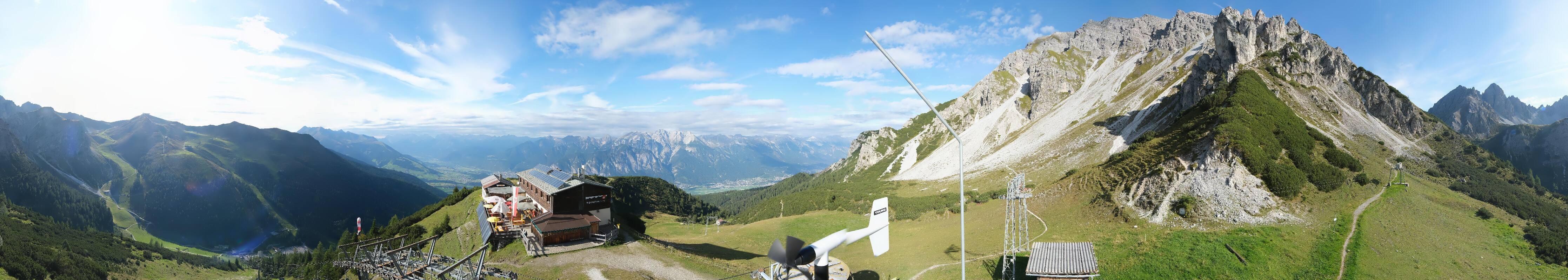 Archived image Webcam Axams: View Birgitzköpflhaus