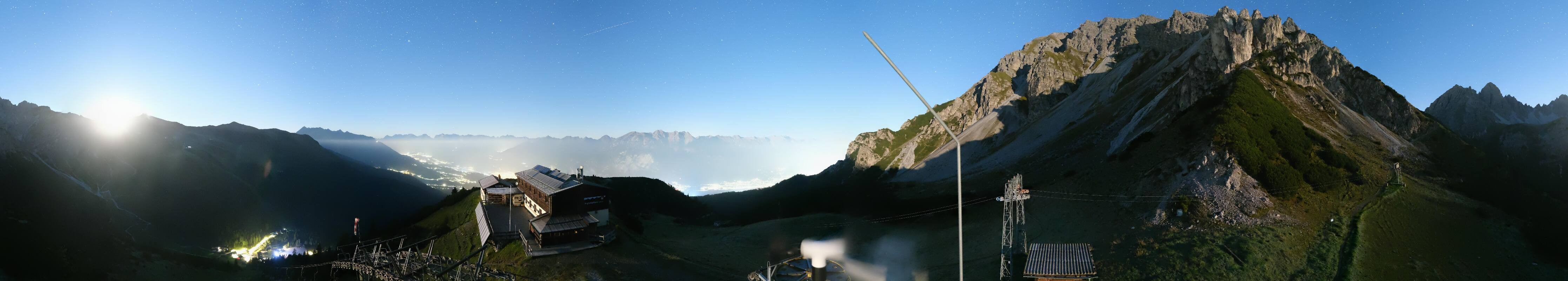 Archived image Webcam Axams: View Birgitzköpflhaus