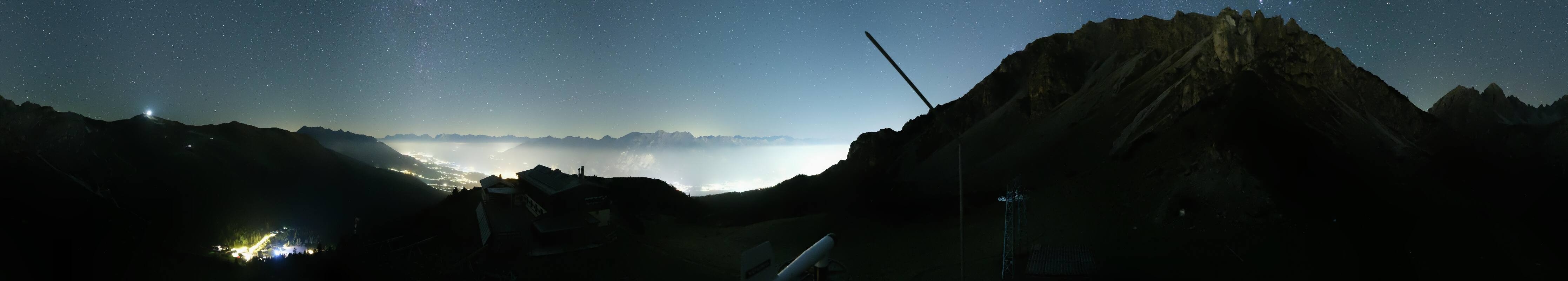 Archived image Webcam Axams: View Birgitzköpflhaus