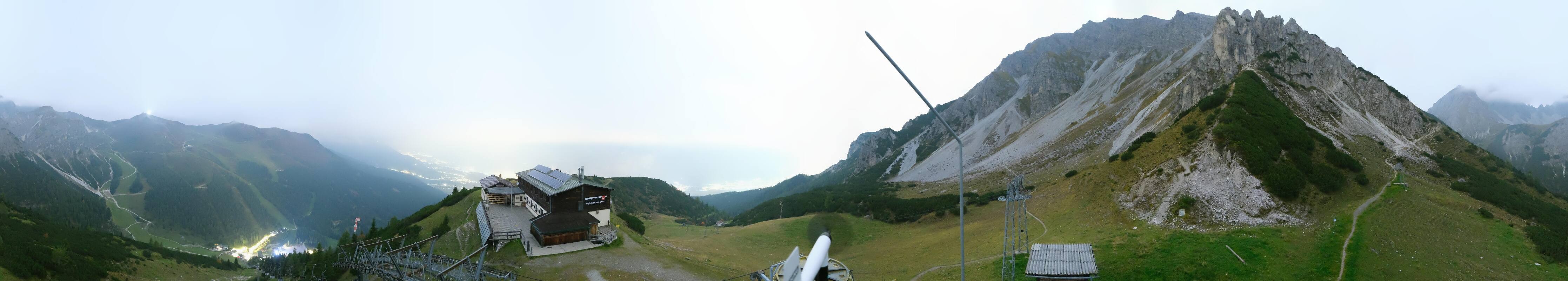 Archived image Webcam Axams: View Birgitzköpflhaus