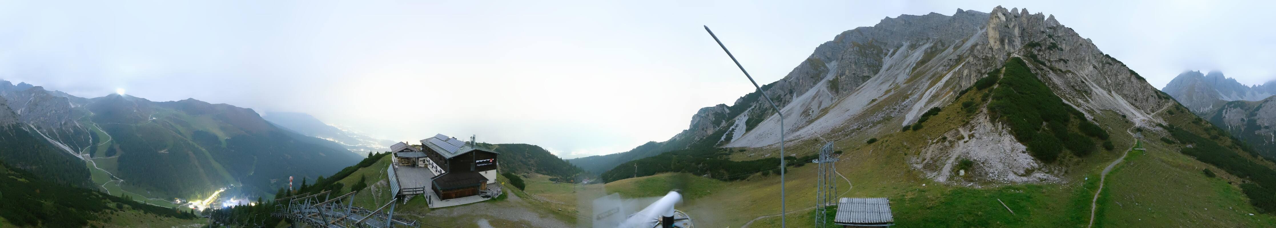 Archived image Webcam Axams: View Birgitzköpflhaus