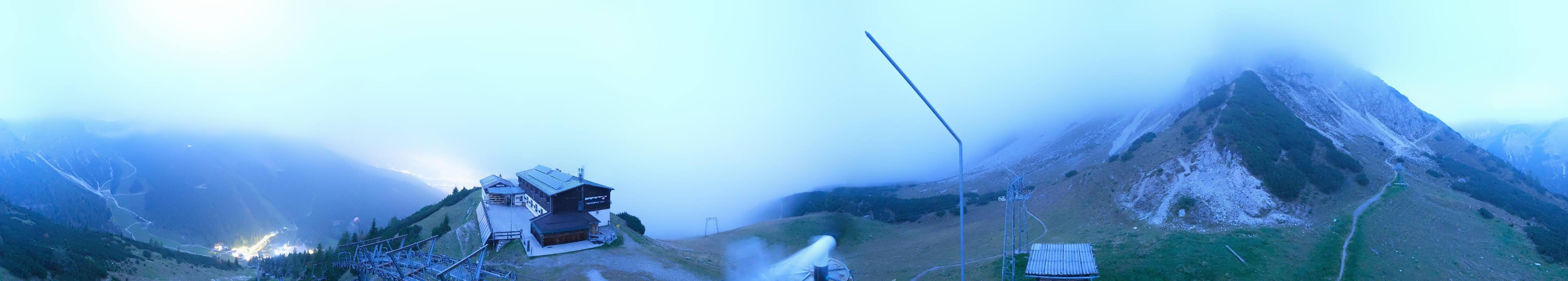 Archived image Webcam Axams: View Birgitzköpflhaus