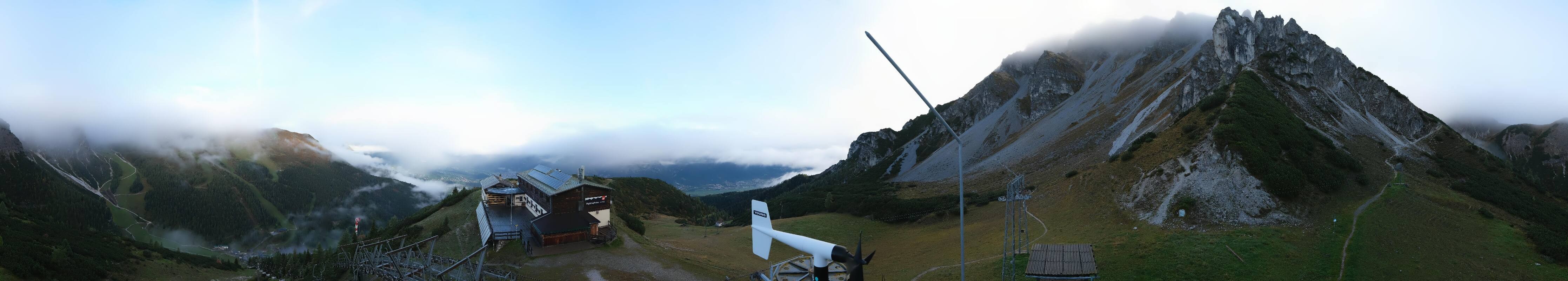 Archived image Webcam Axams: View Birgitzköpflhaus