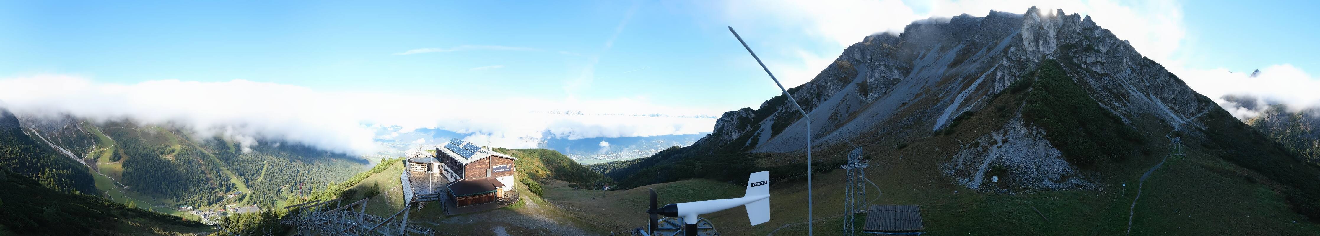 Archived image Webcam Axams: View Birgitzköpflhaus
