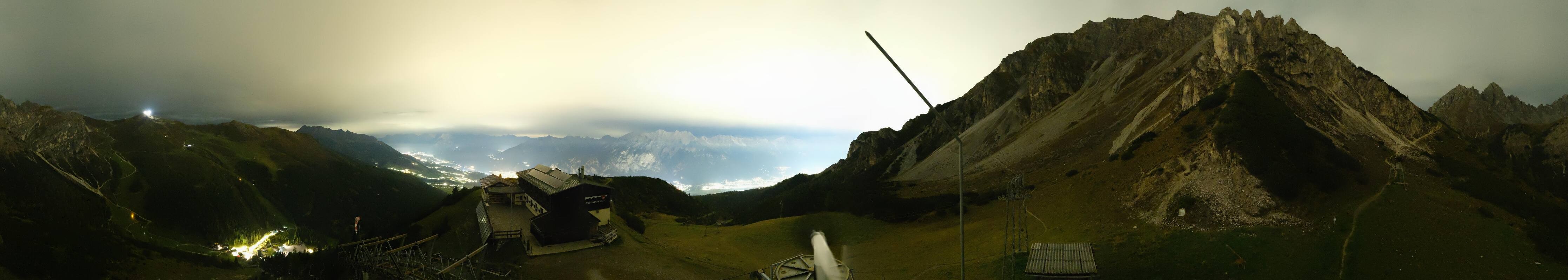 Archived image Webcam Axams: View Birgitzköpflhaus