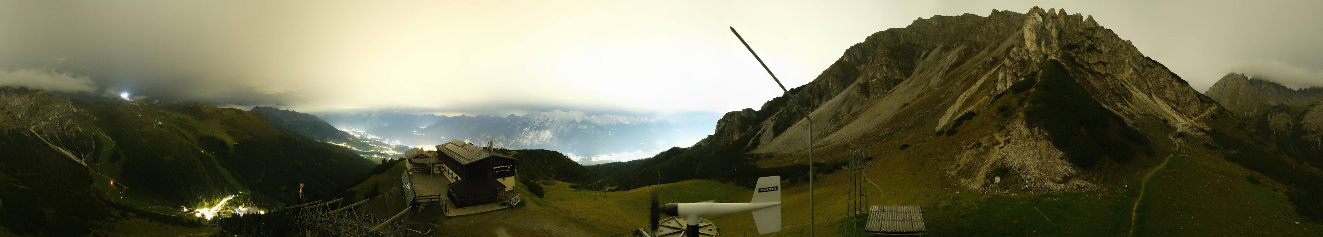 Archived image Webcam Axams: View Birgitzköpflhaus