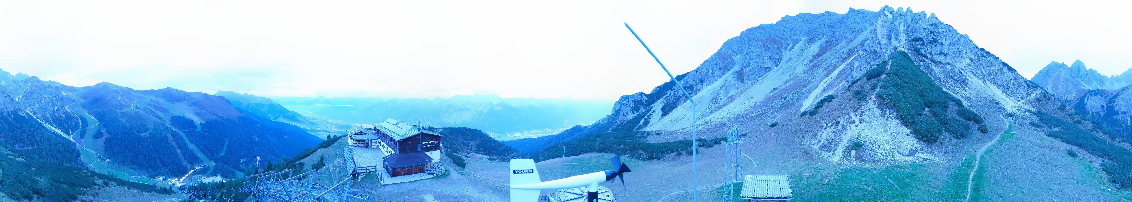 Archived image Webcam Axams: View Birgitzköpflhaus