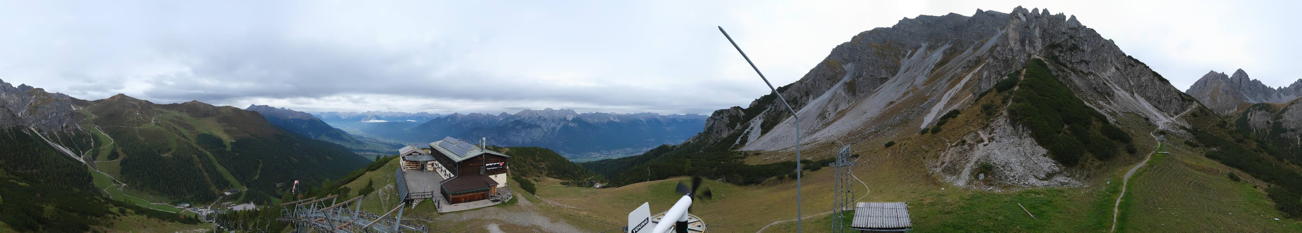 Archived image Webcam Axams: View Birgitzköpflhaus