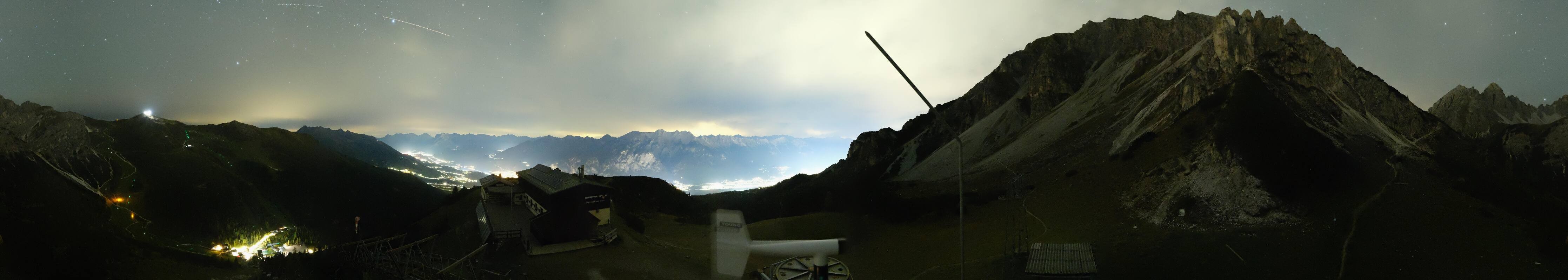 Archived image Webcam Axams: View Birgitzköpflhaus