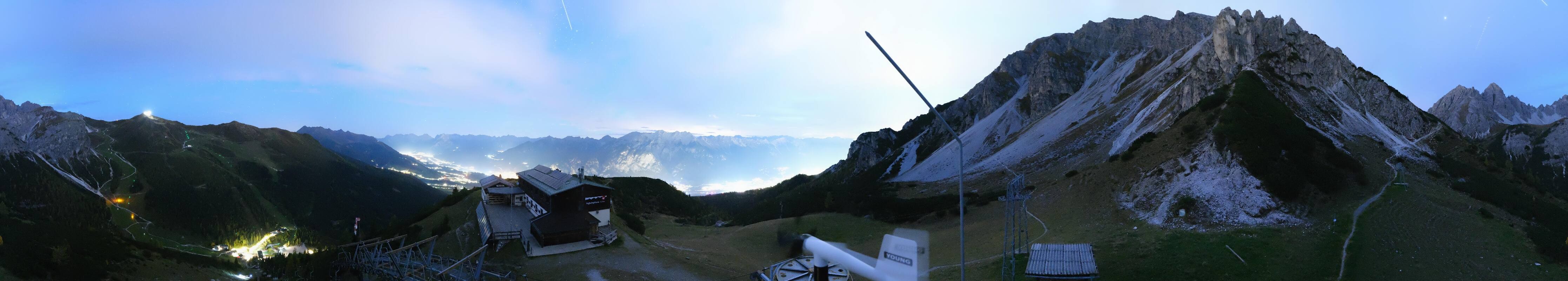 Archived image Webcam Axams: View Birgitzköpflhaus