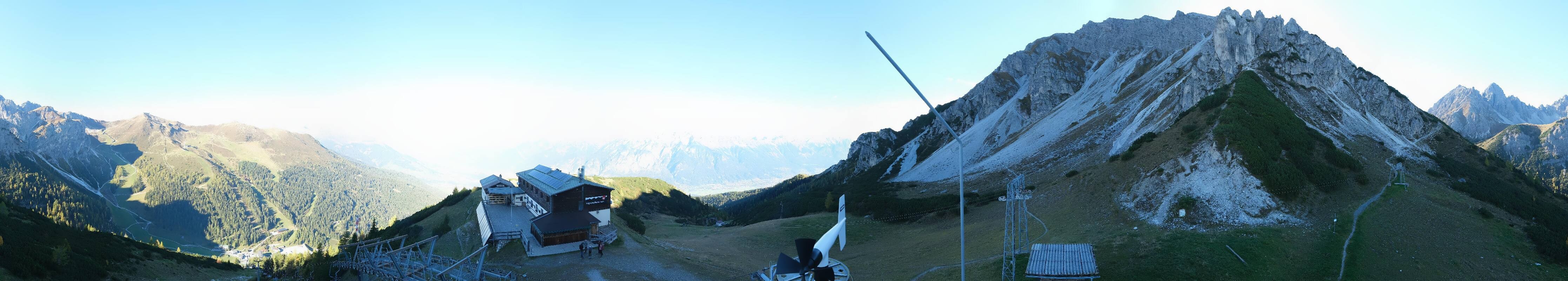 Archived image Webcam Axams: View Birgitzköpflhaus