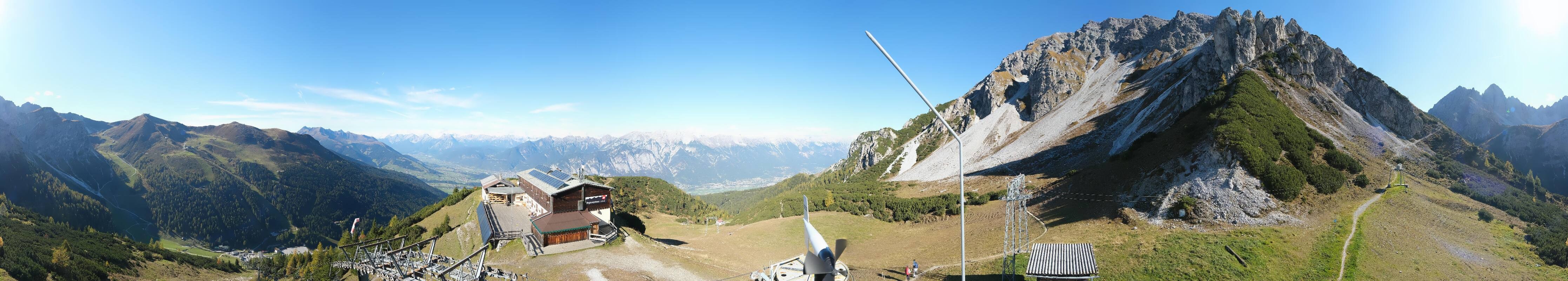 Archived image Webcam Axams: View Birgitzköpflhaus