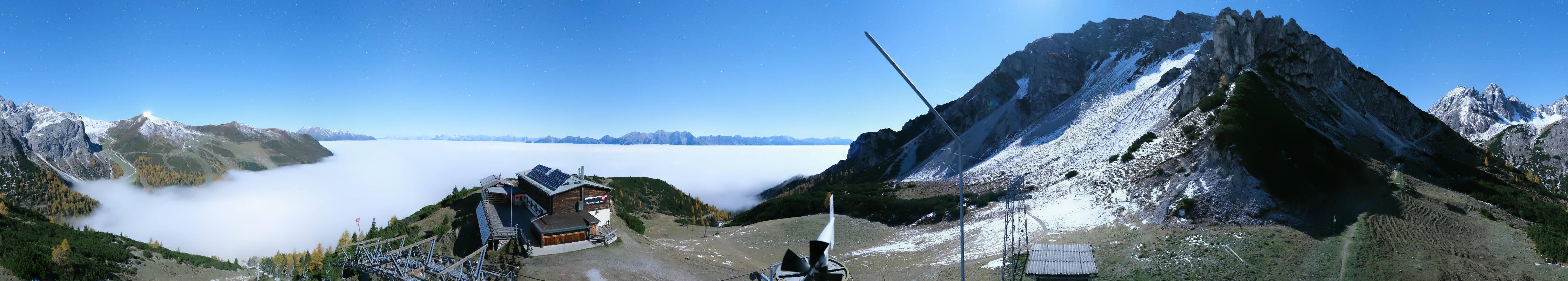 Archived image Webcam Axams: View Birgitzköpflhaus