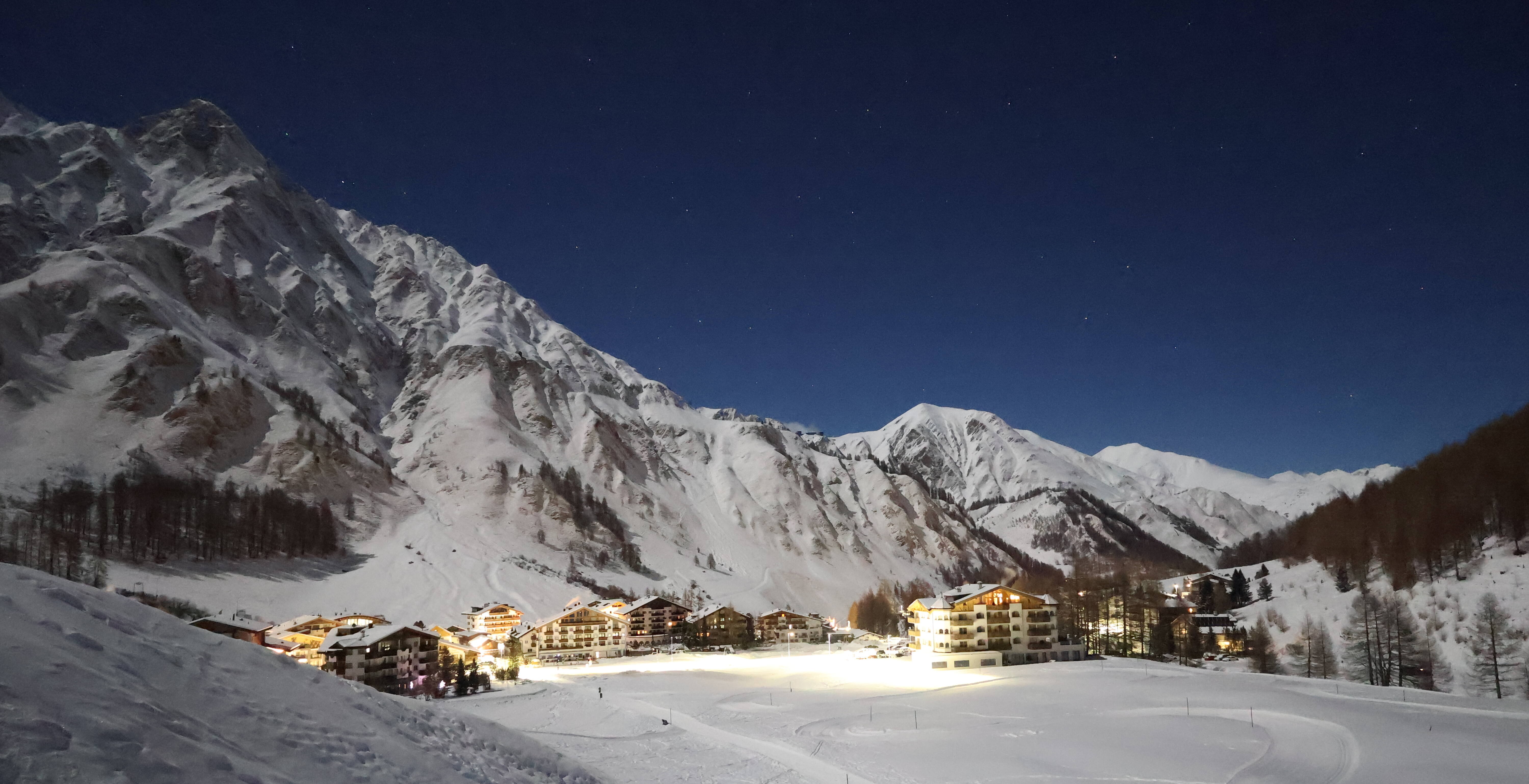 Archiv Foto Webcam Samnaun: Blick auf das Dorf