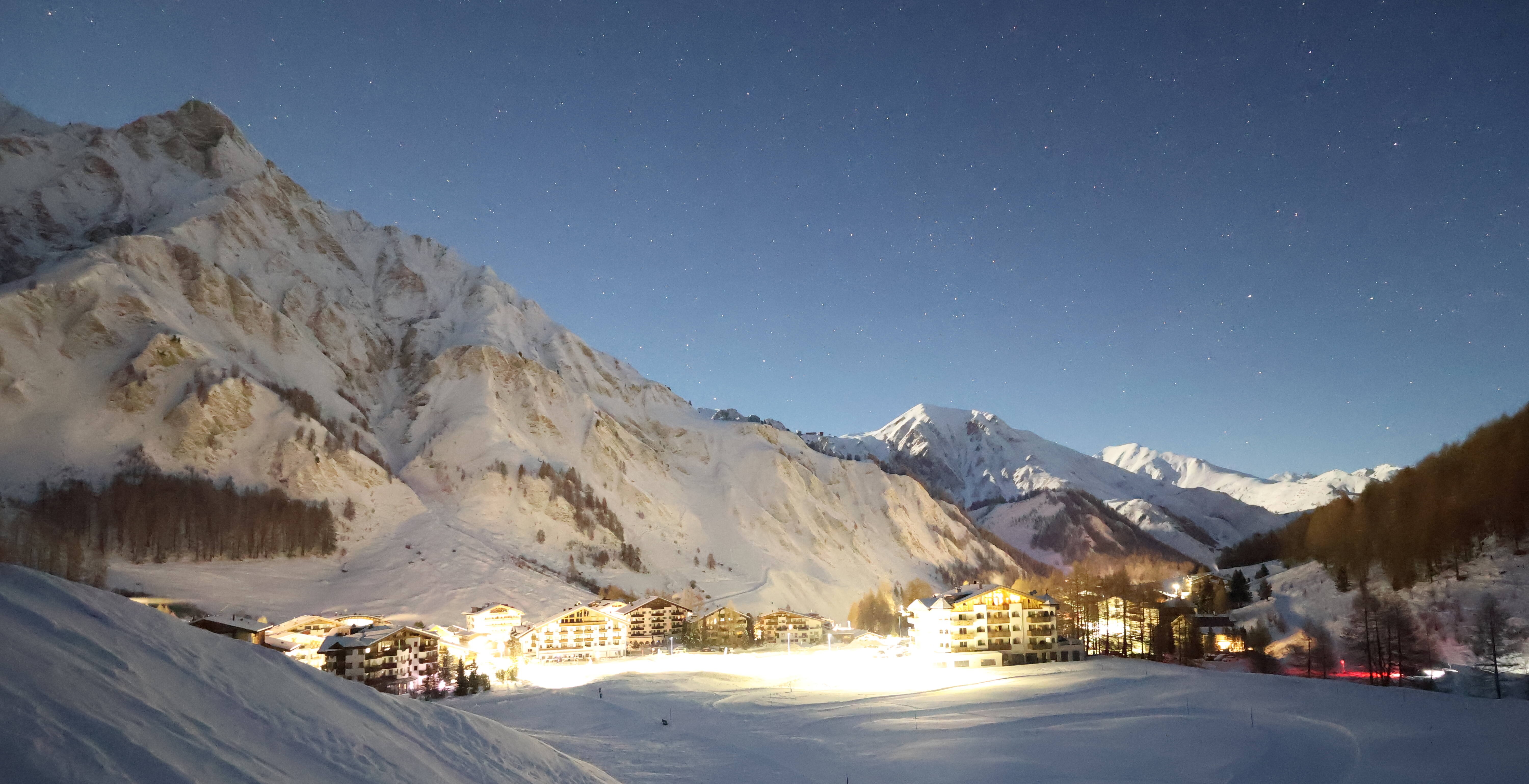 Archiv Foto Webcam Samnaun: Blick auf das Dorf