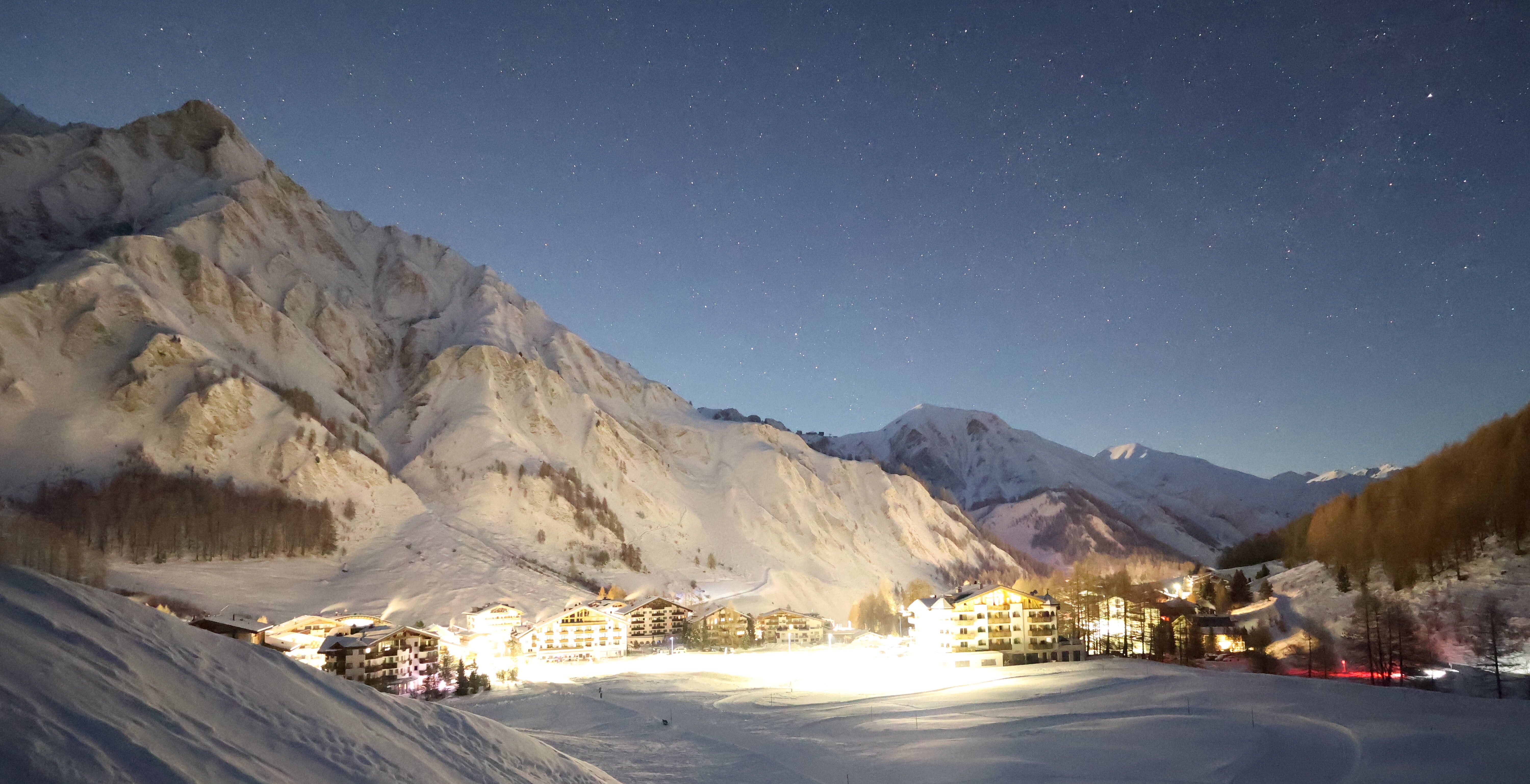 Archiv Foto Webcam Samnaun: Blick auf das Dorf
