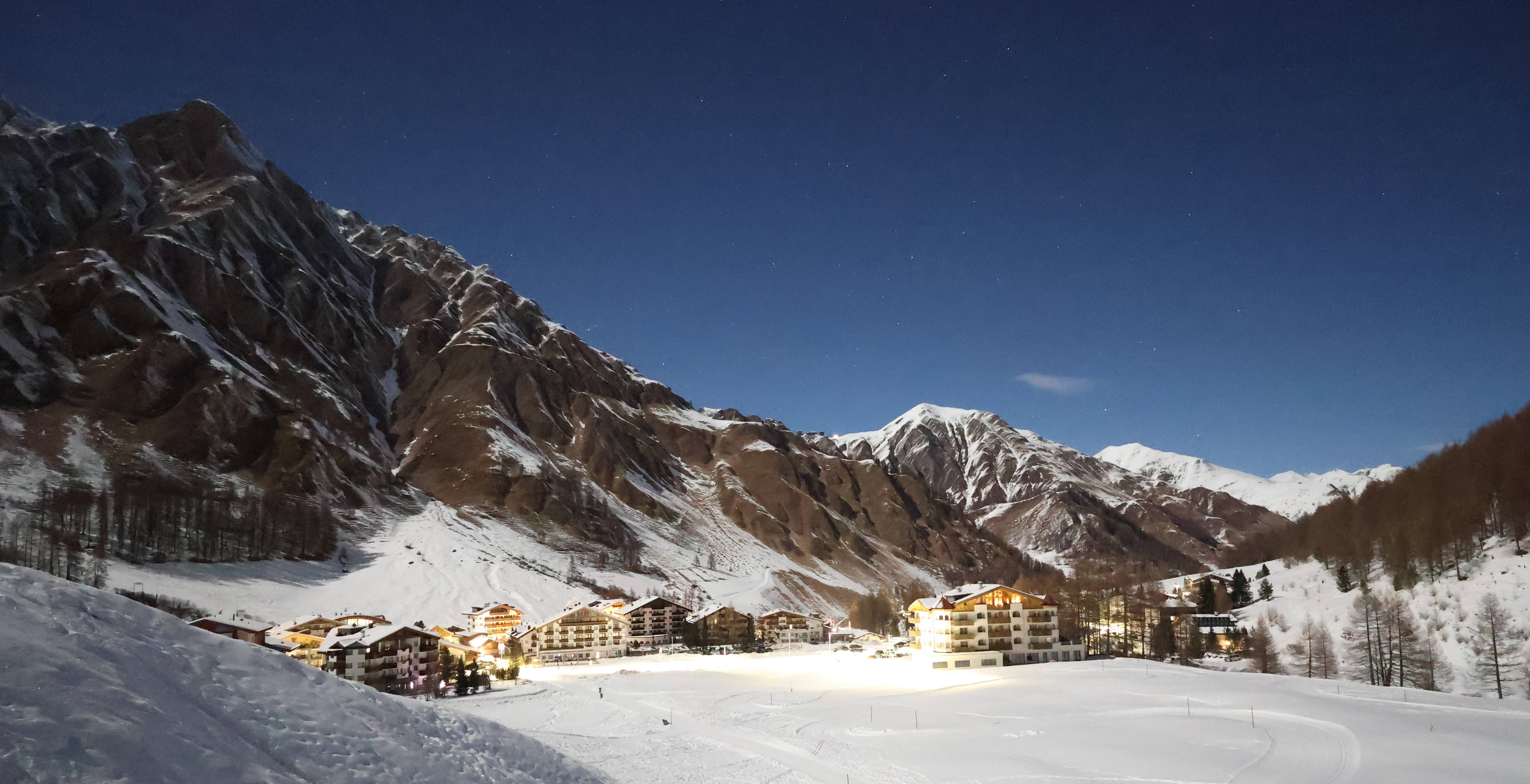 Archiv Foto Webcam Samnaun: Blick auf das Dorf