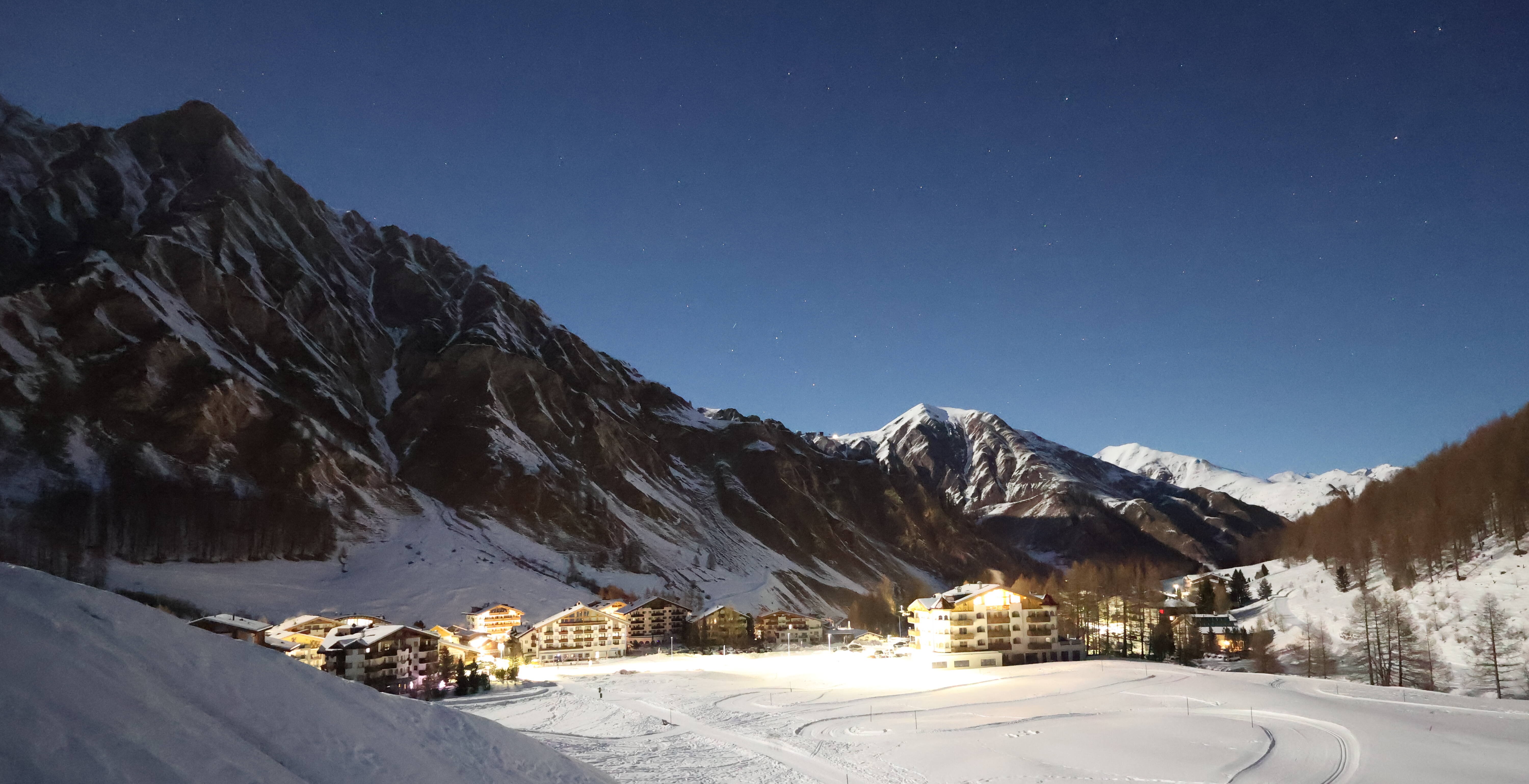 Archiv Foto Webcam Samnaun: Blick auf das Dorf