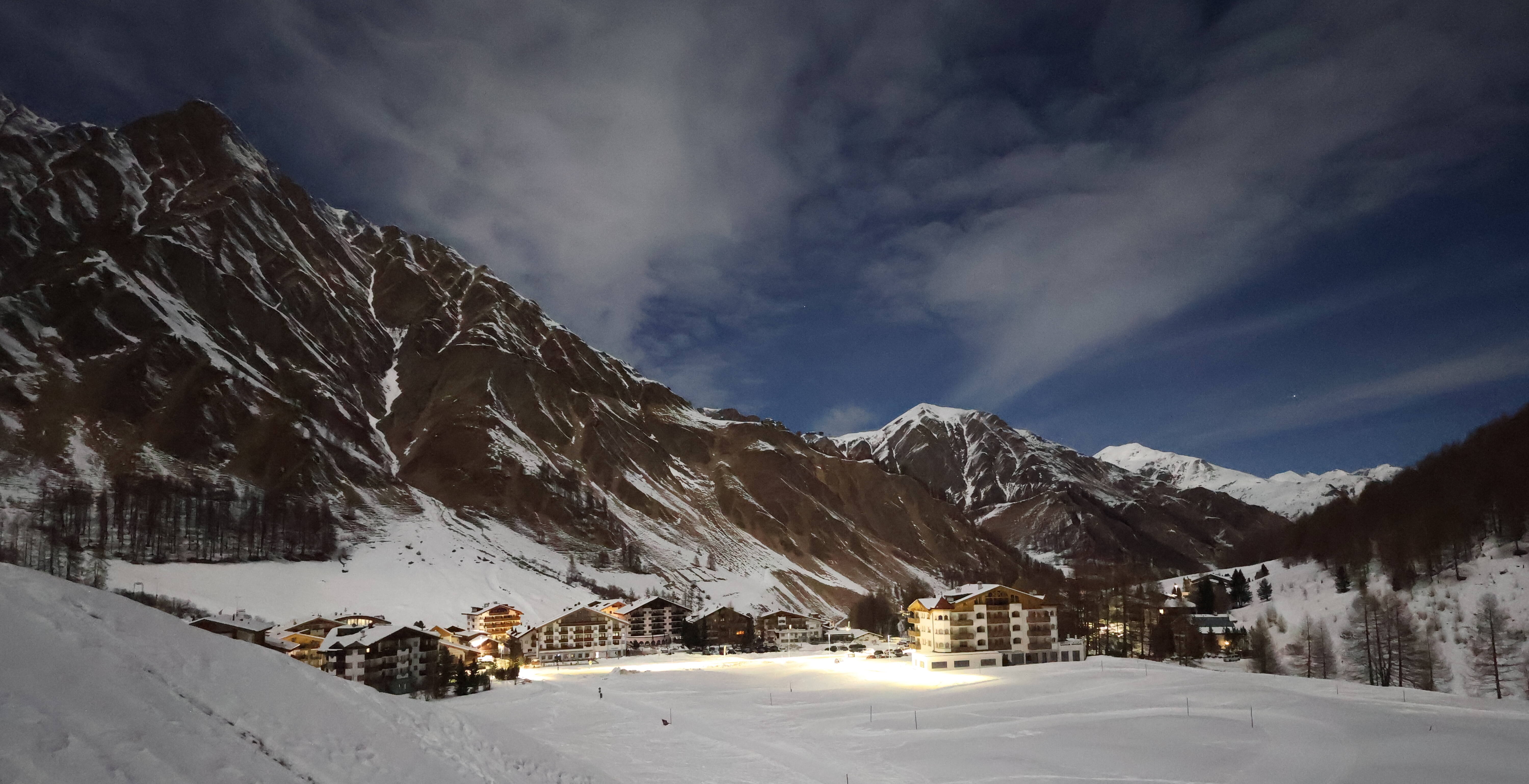 Archived image Webcam Samnaun: Village View