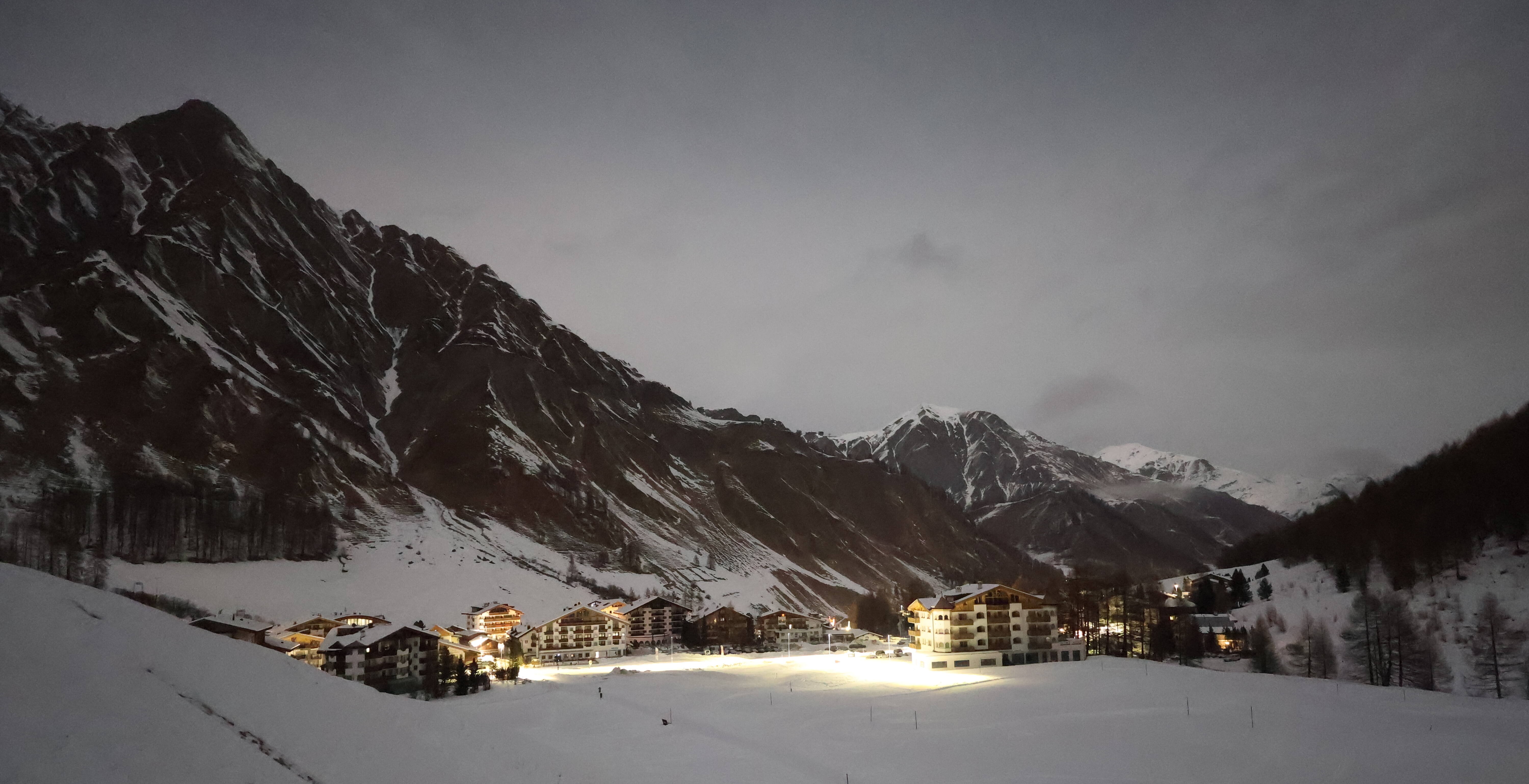 Archiv Foto Webcam Samnaun: Blick auf das Dorf