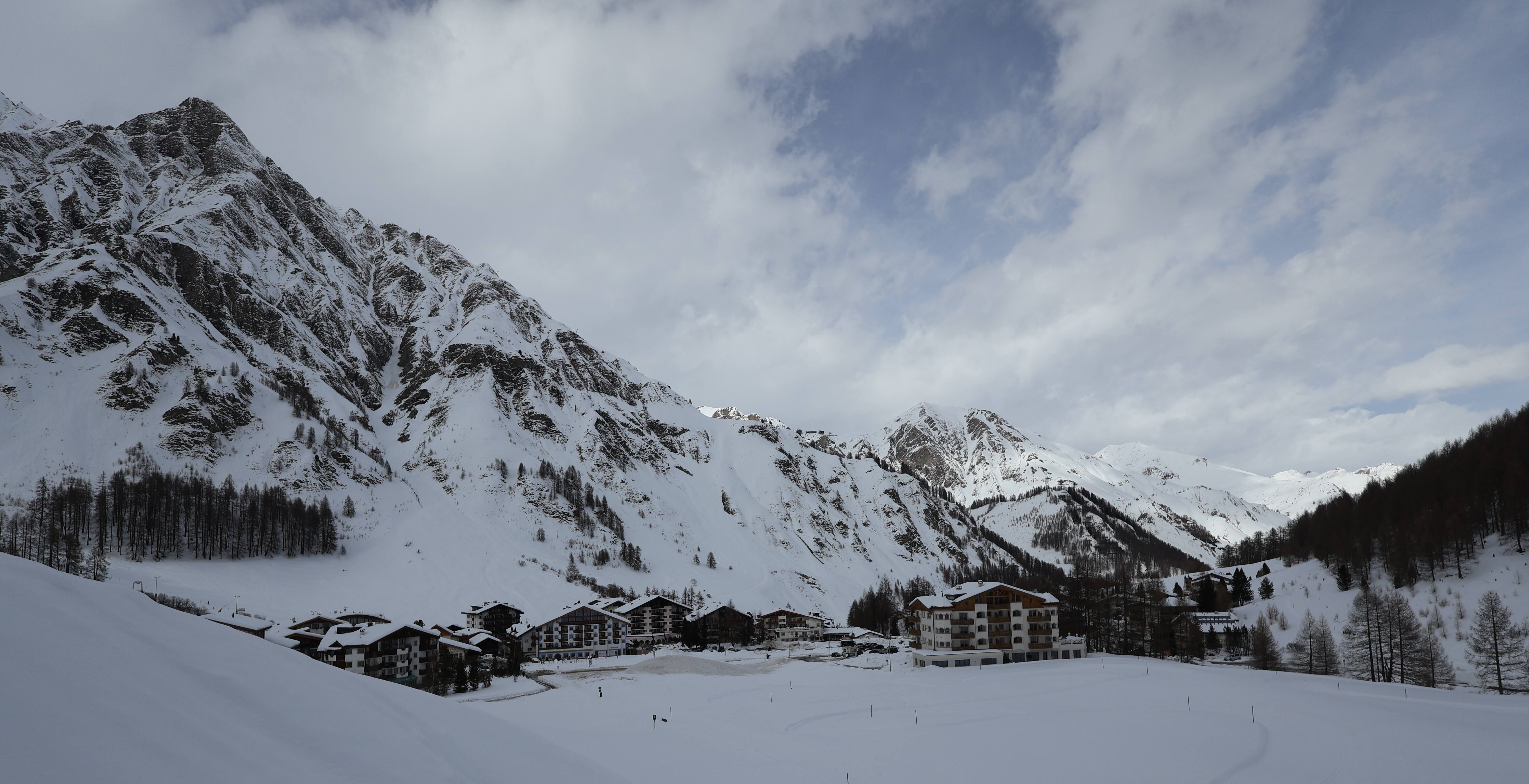 Archiv Foto Webcam Samnaun: Blick auf das Dorf