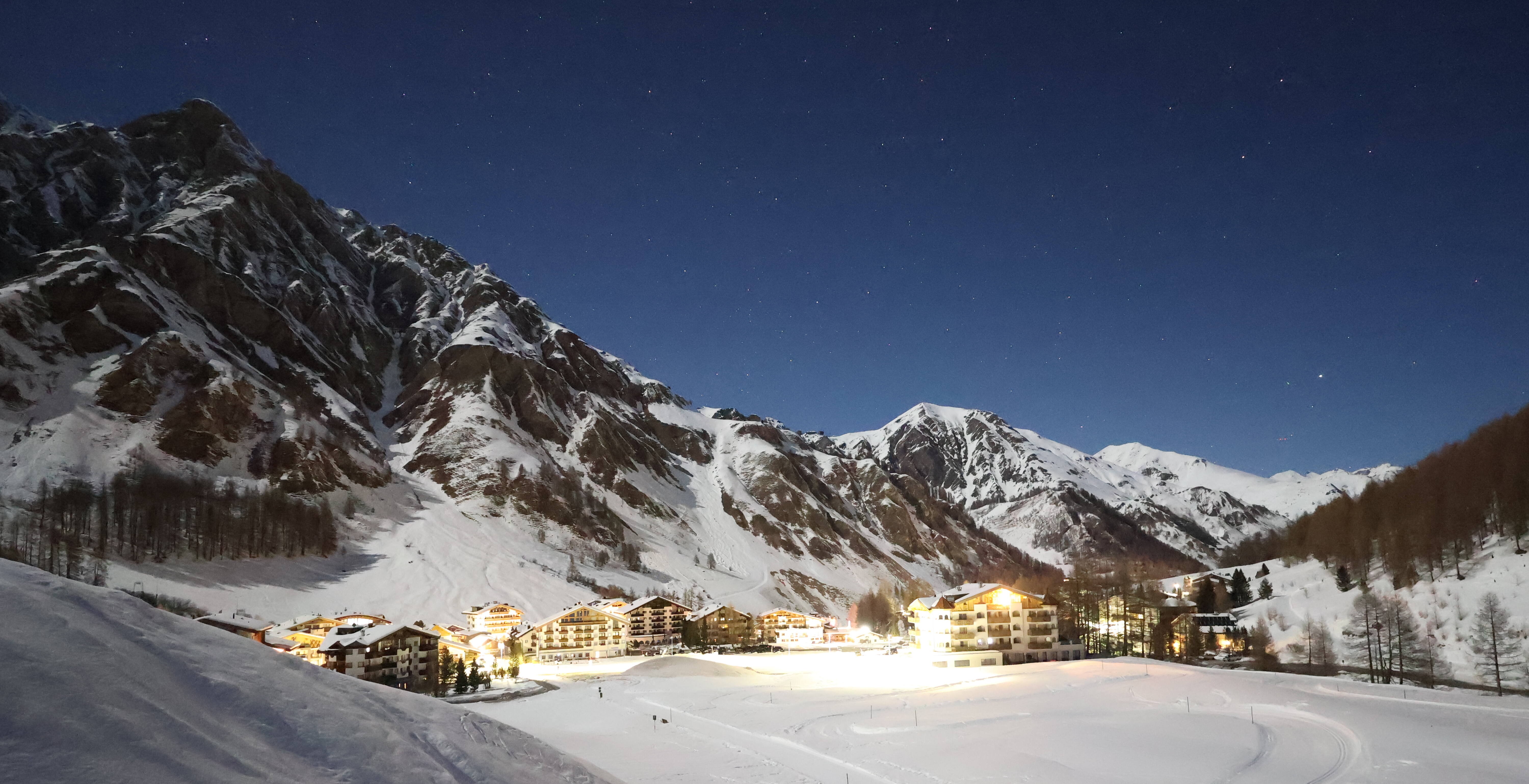 Archiv Foto Webcam Samnaun: Blick auf das Dorf