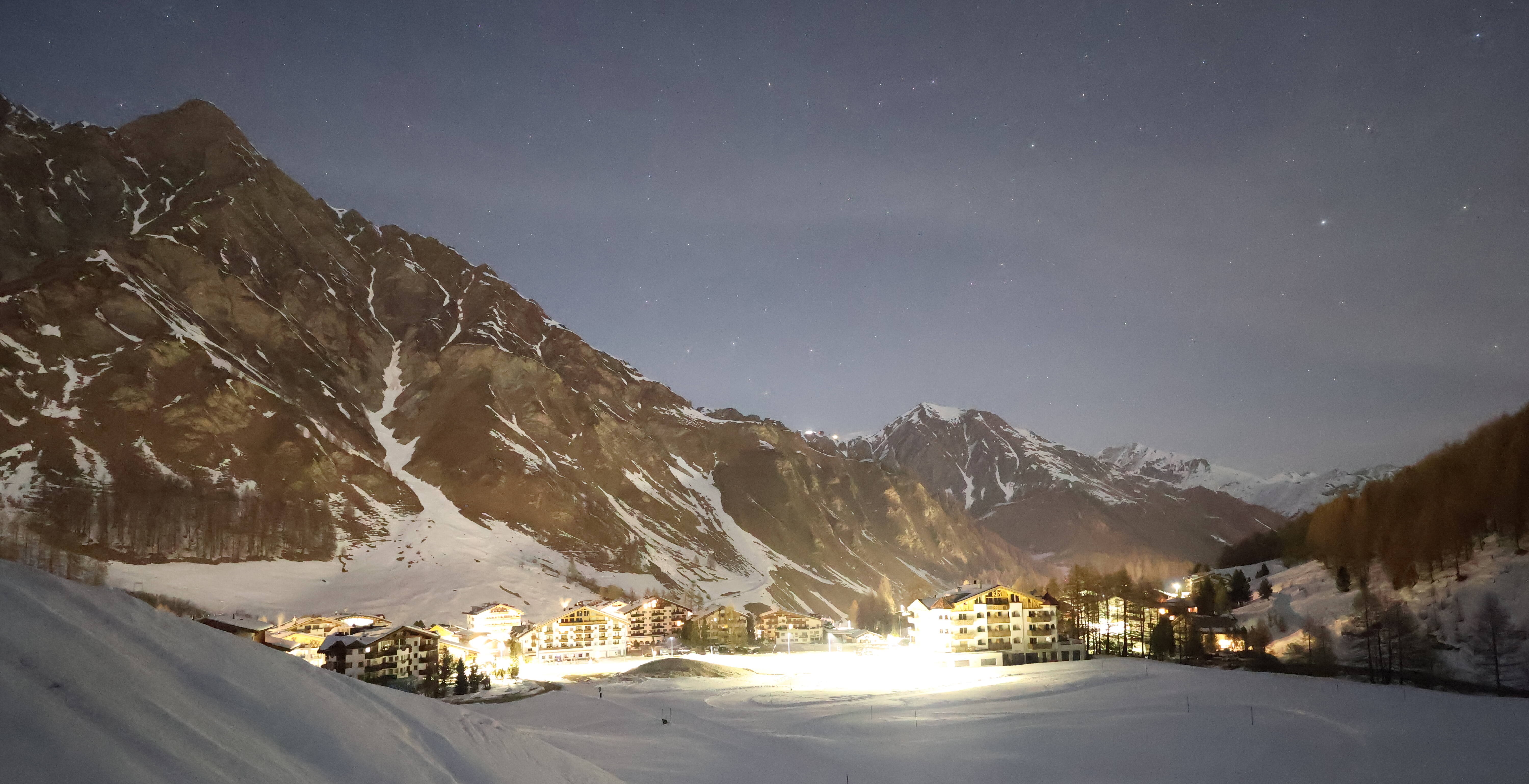 Archiv Foto Webcam Samnaun: Blick auf das Dorf