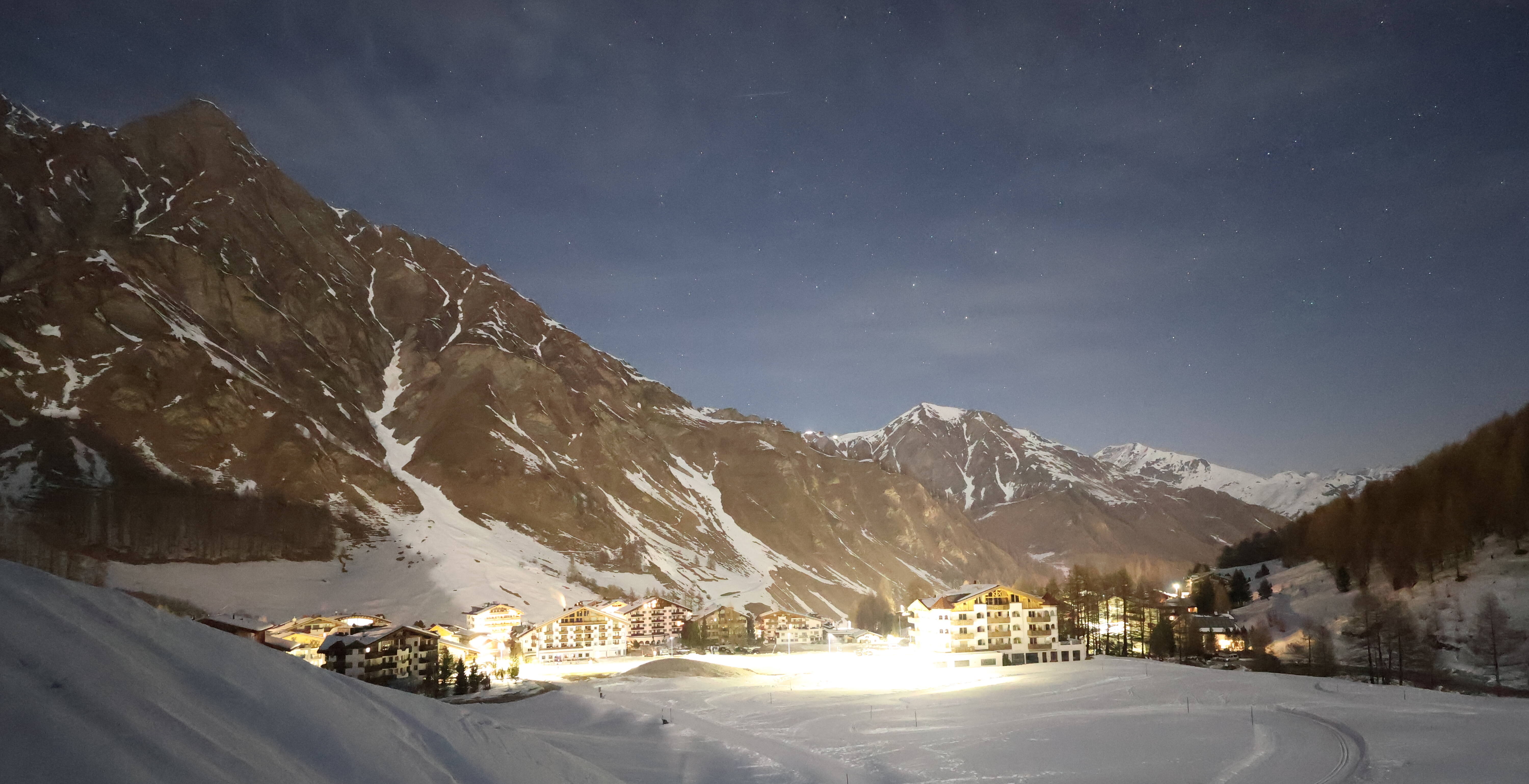 Archiv Foto Webcam Samnaun: Blick auf das Dorf