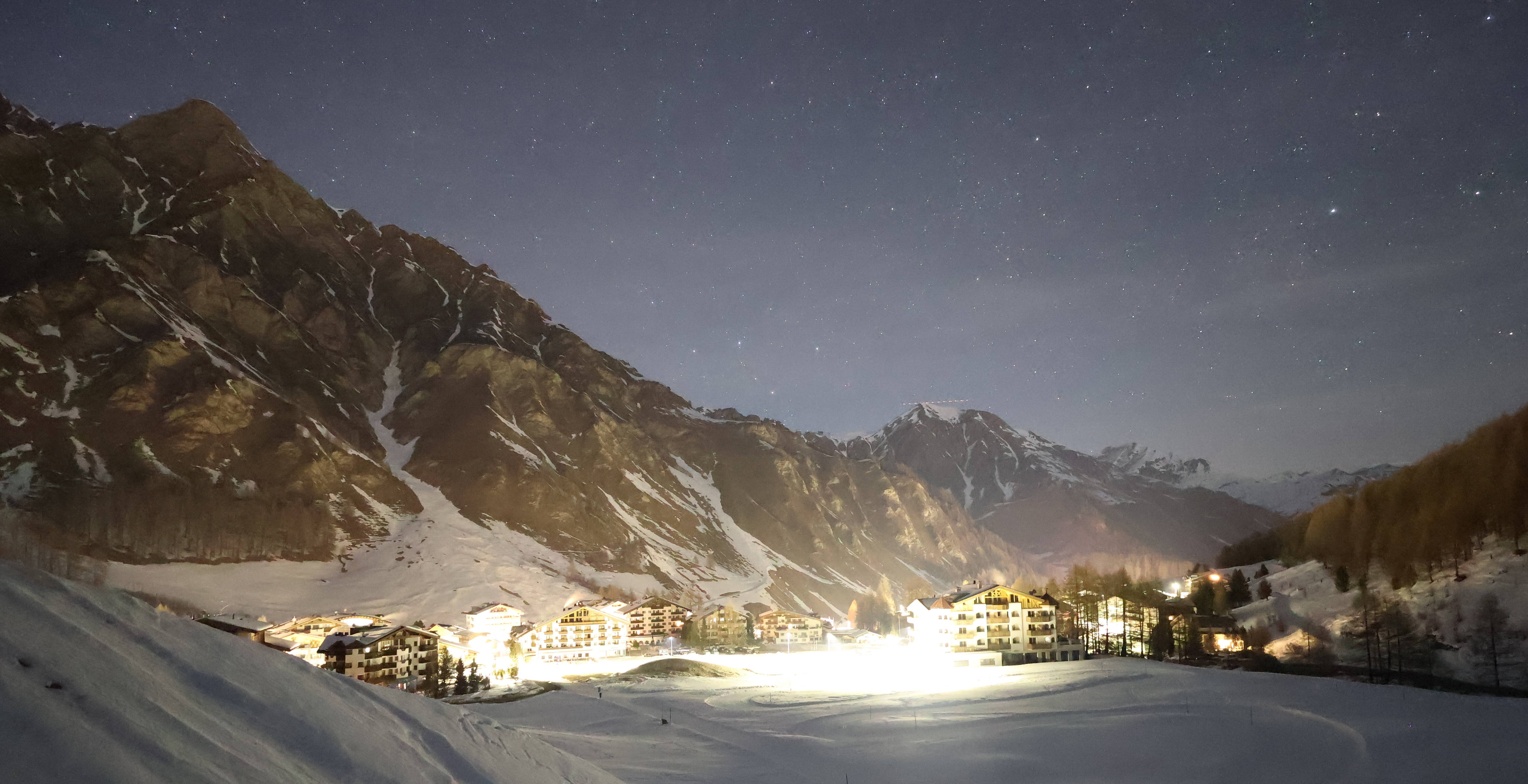 Archiv Foto Webcam Samnaun: Blick auf das Dorf