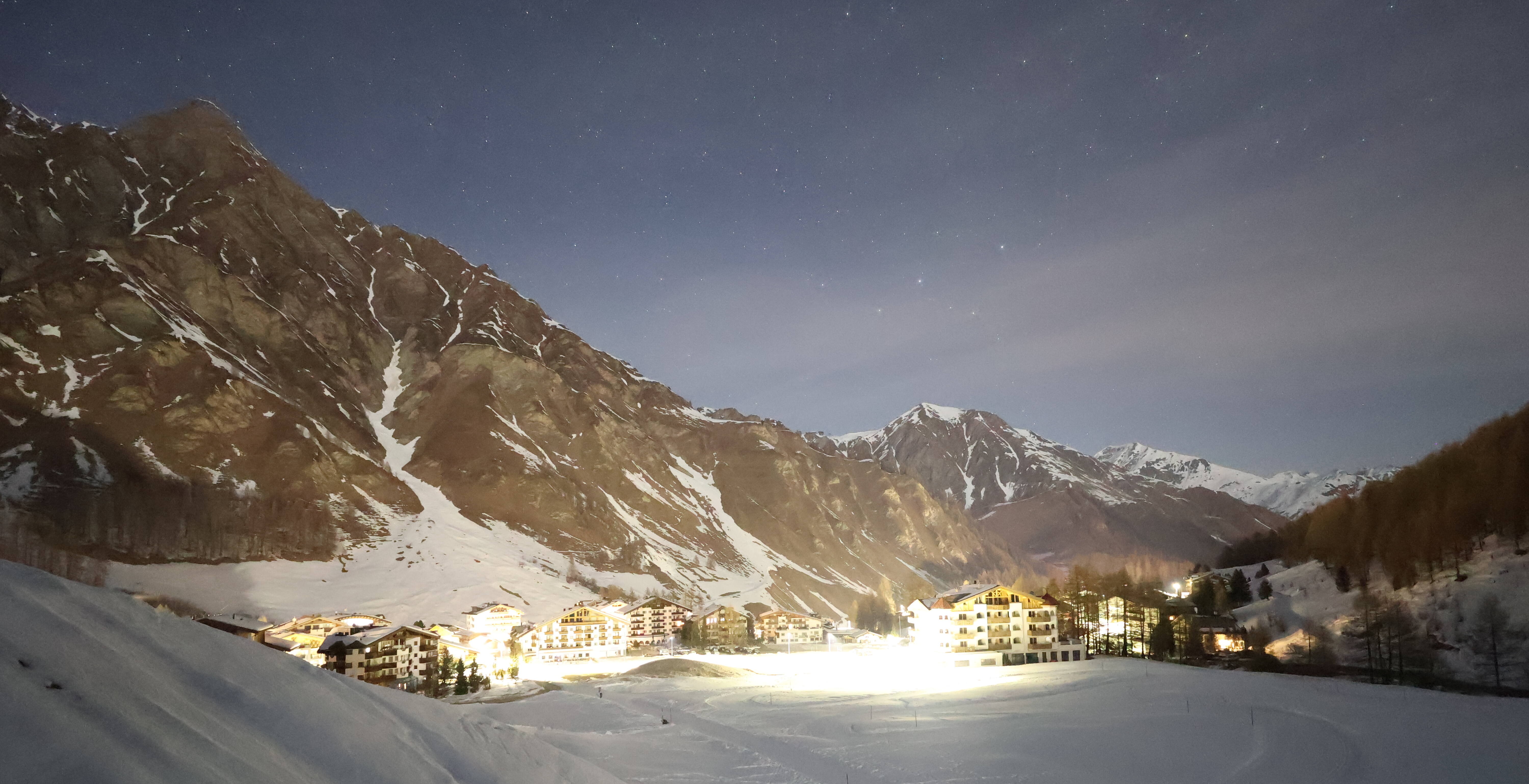 Archiv Foto Webcam Samnaun: Blick auf das Dorf