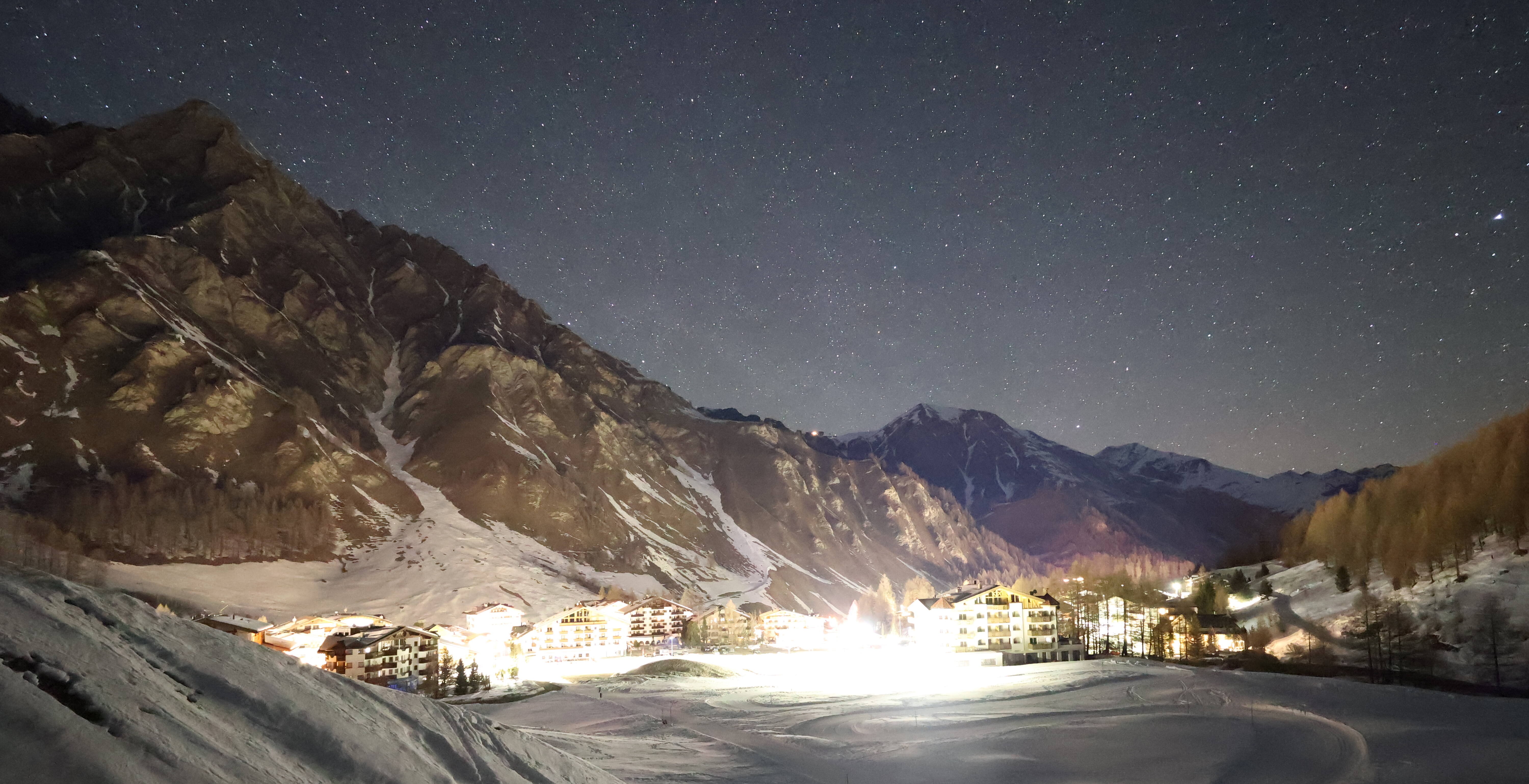 Archiv Foto Webcam Samnaun: Blick auf das Dorf