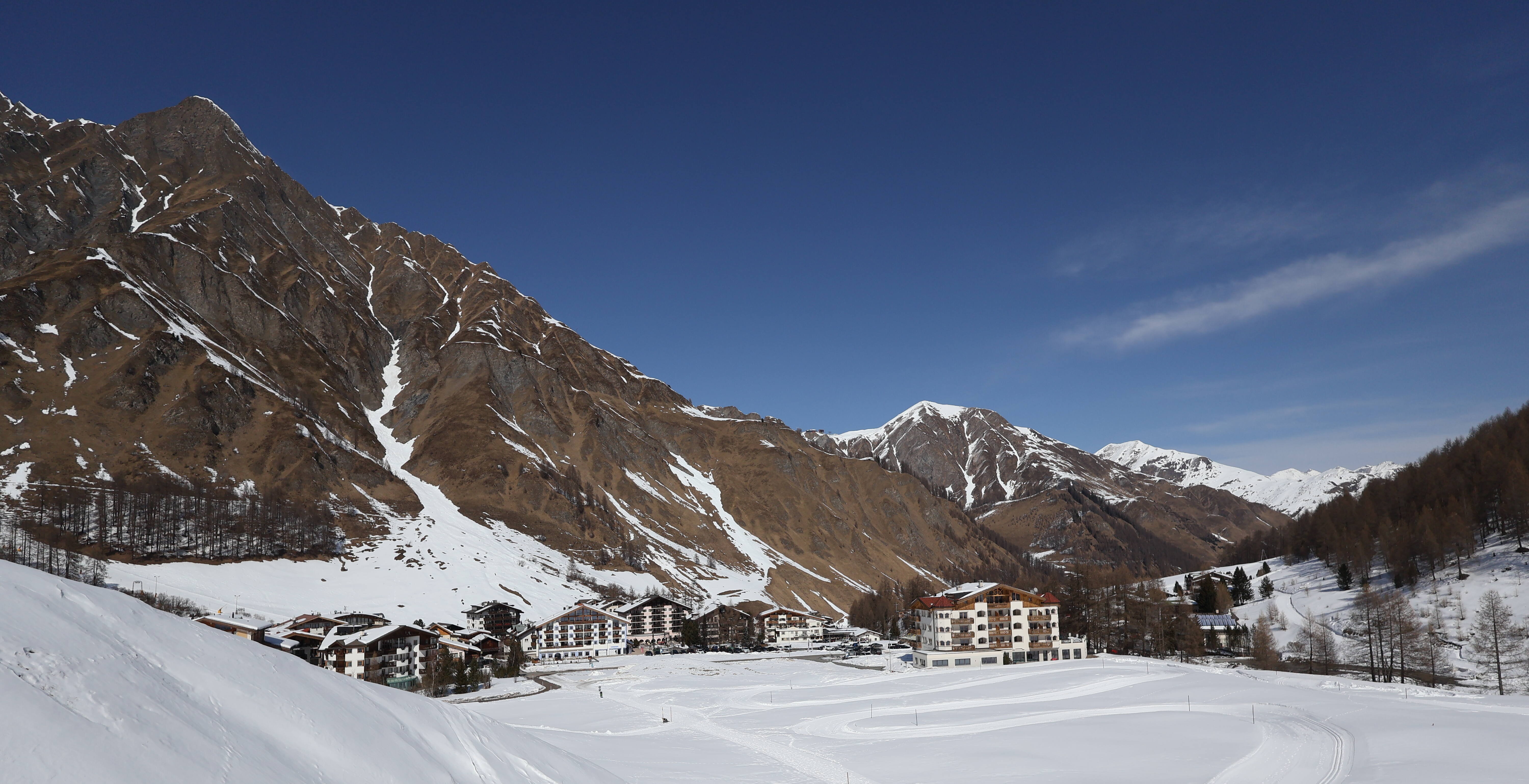 Archived image Webcam Samnaun: Village View