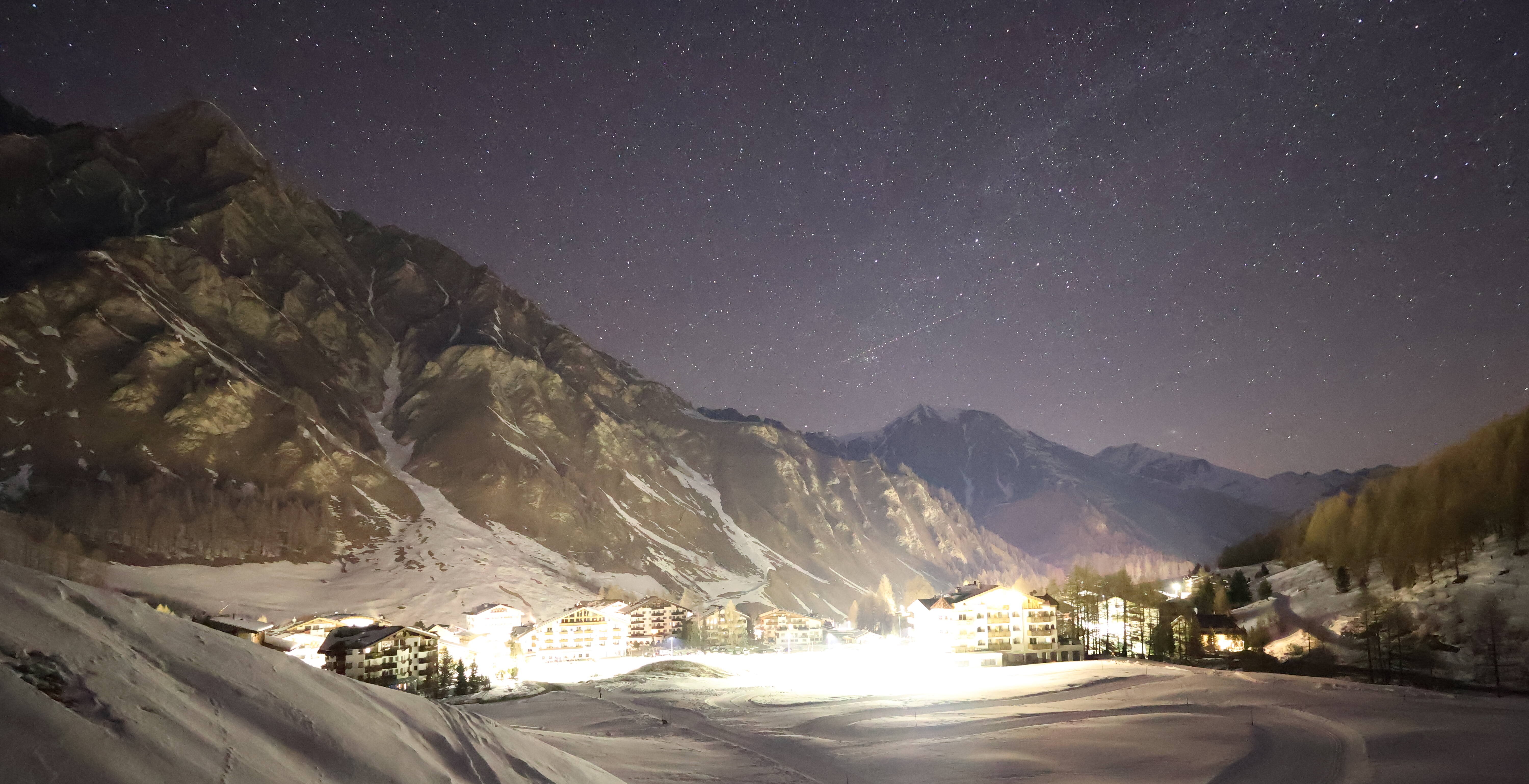 Archiv Foto Webcam Samnaun: Blick auf das Dorf