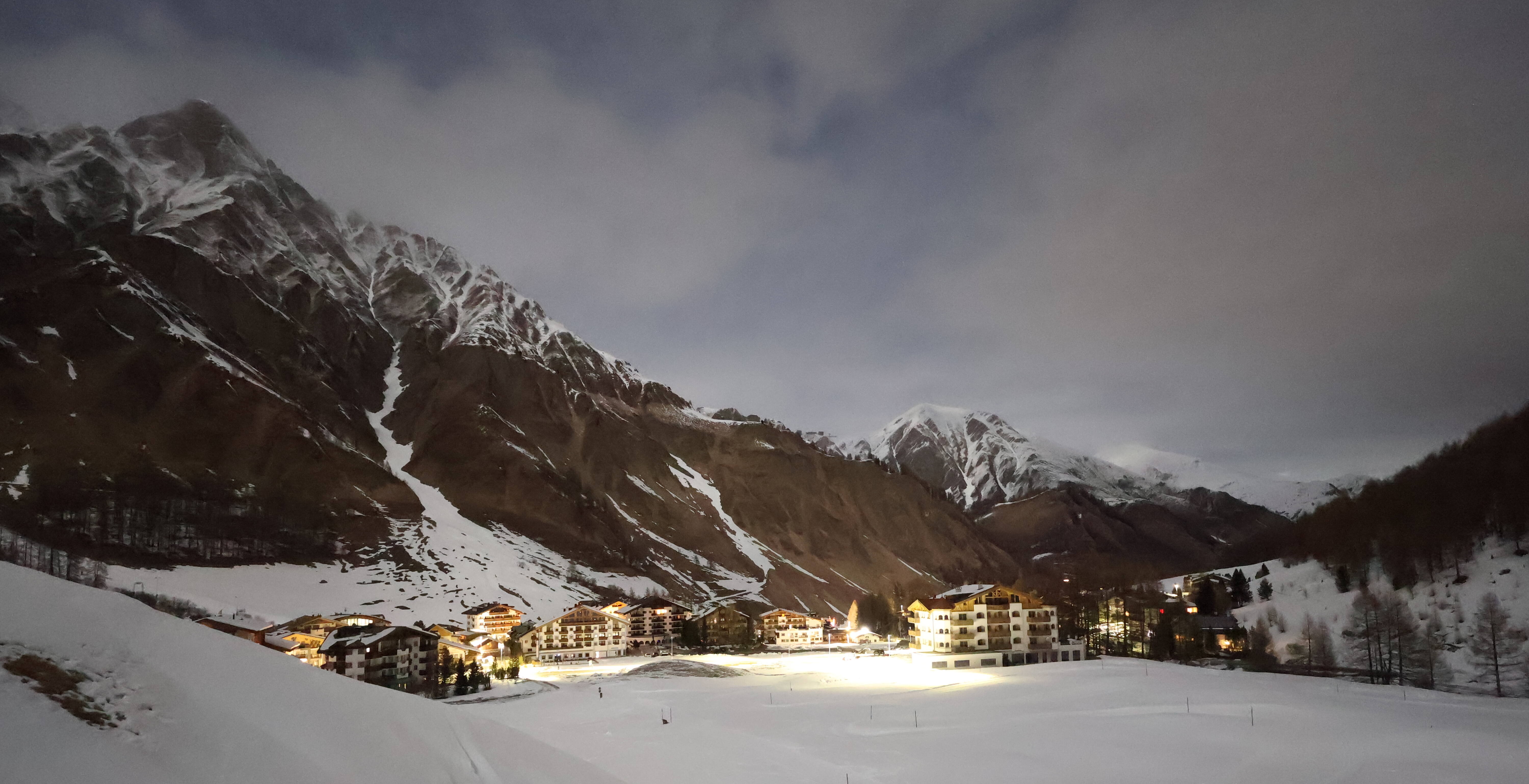 Archiv Foto Webcam Samnaun: Blick auf das Dorf