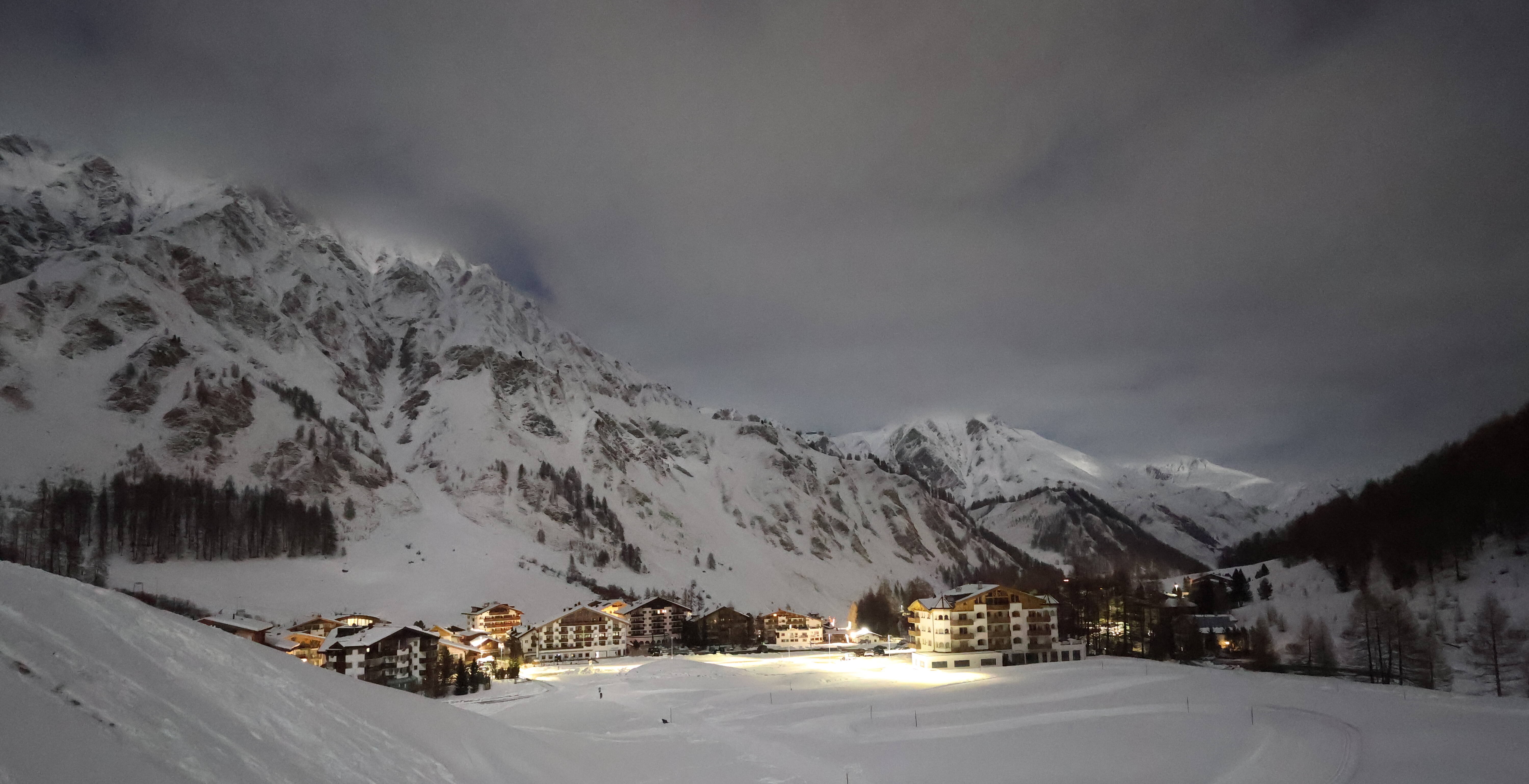 Archiv Foto Webcam Samnaun: Blick auf das Dorf