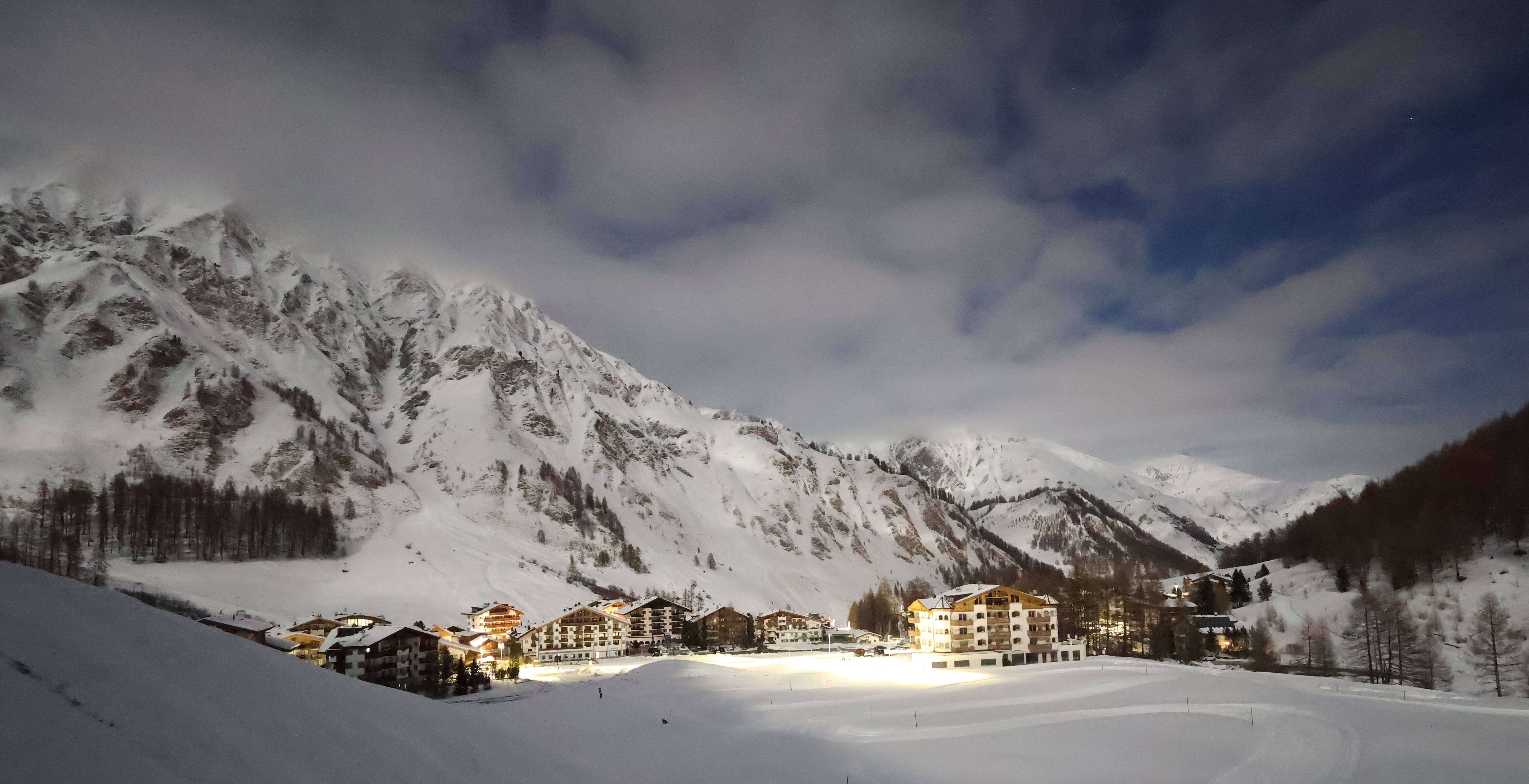 Archiv Foto Webcam Samnaun: Blick auf das Dorf