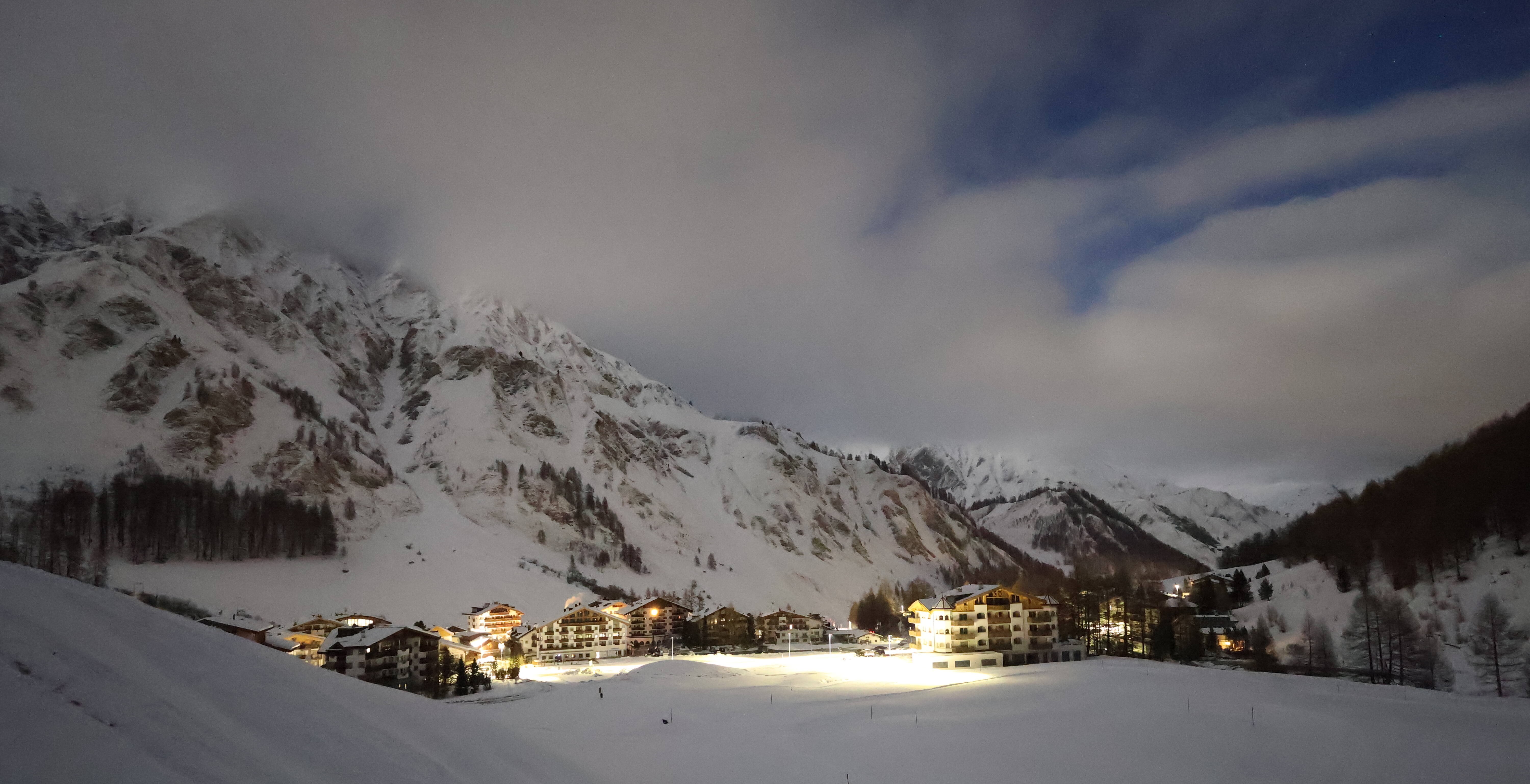 Archiv Foto Webcam Samnaun: Blick auf das Dorf