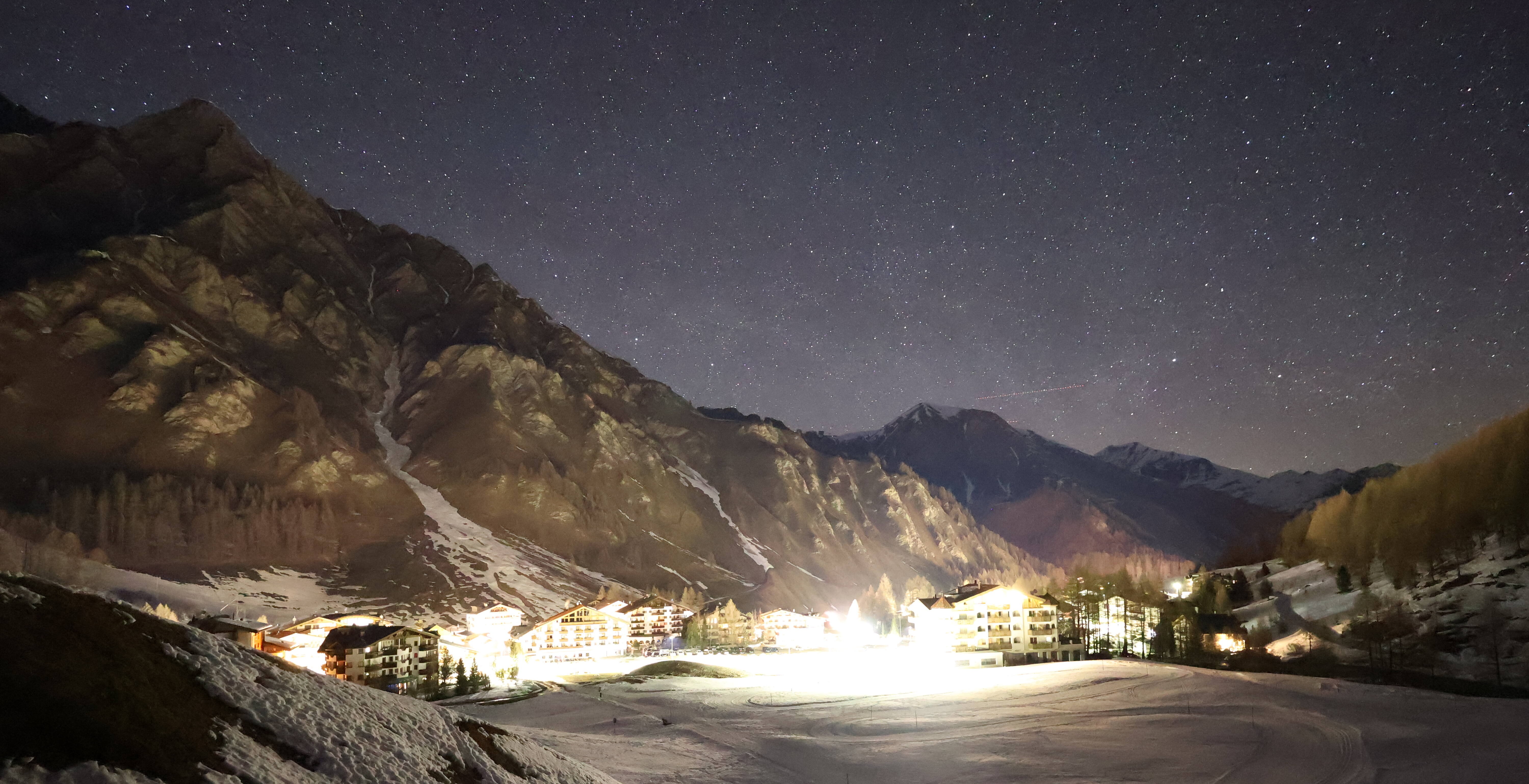 Archiv Foto Webcam Samnaun: Blick auf das Dorf