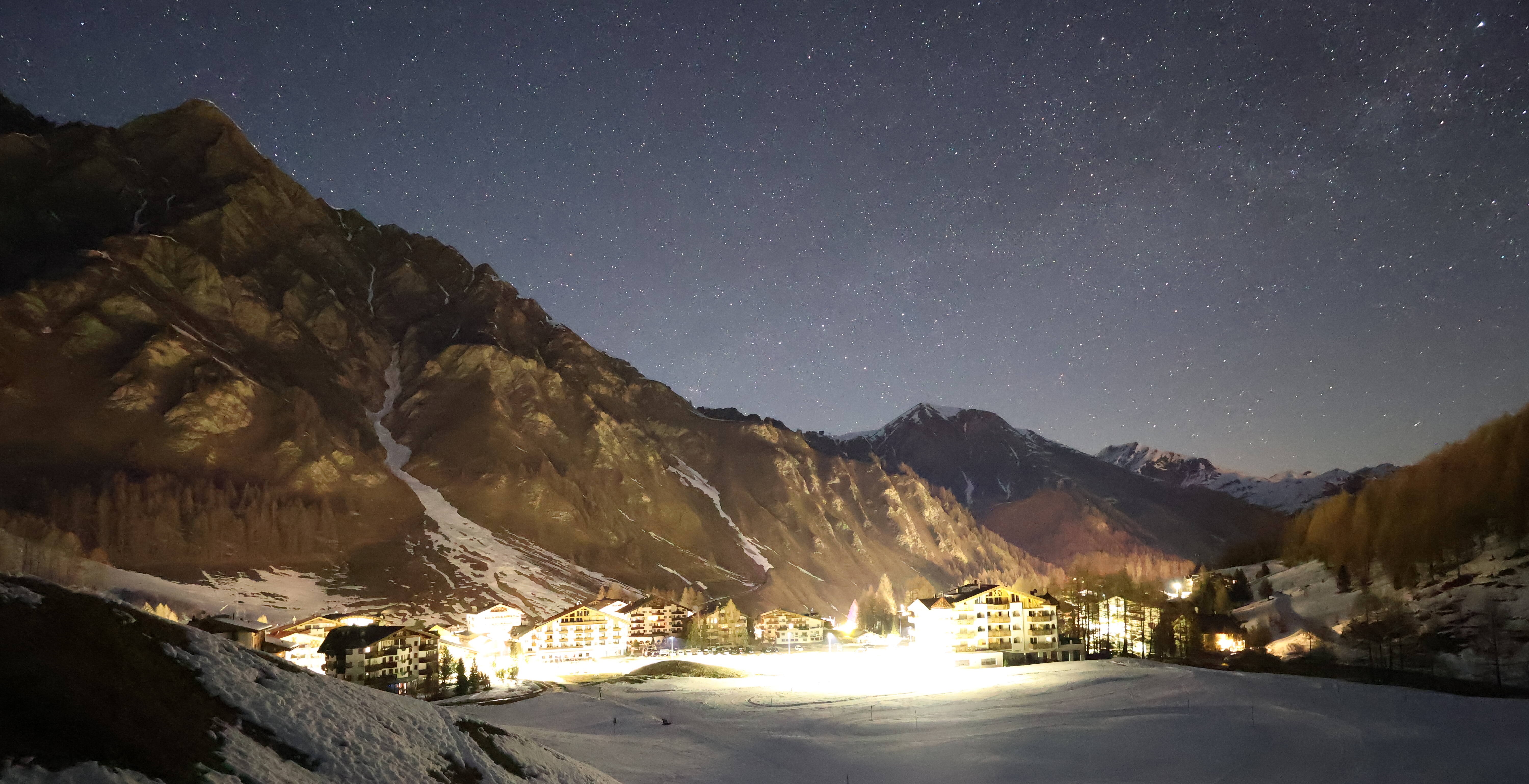 Archiv Foto Webcam Samnaun: Blick auf das Dorf