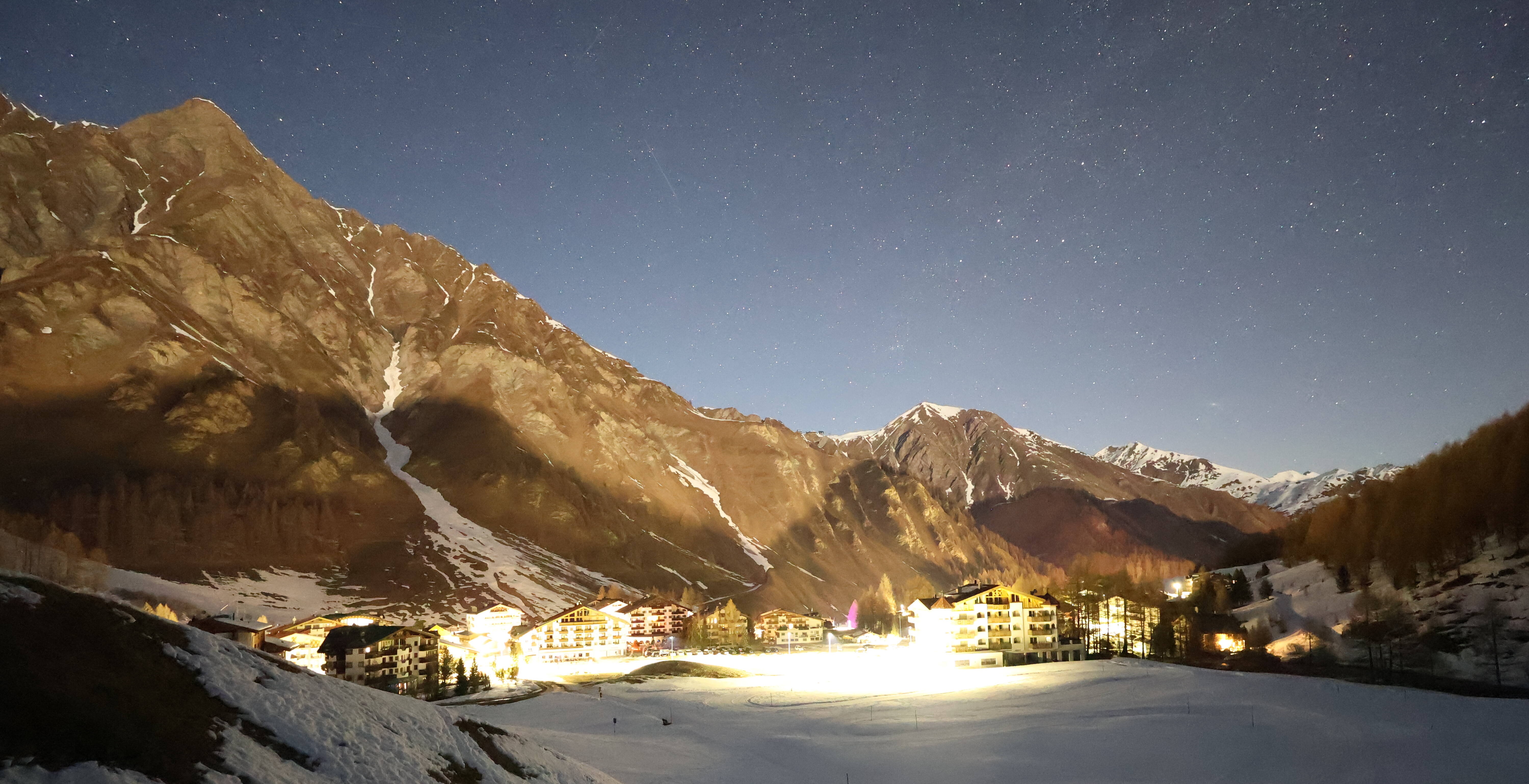 Archiv Foto Webcam Samnaun: Blick auf das Dorf