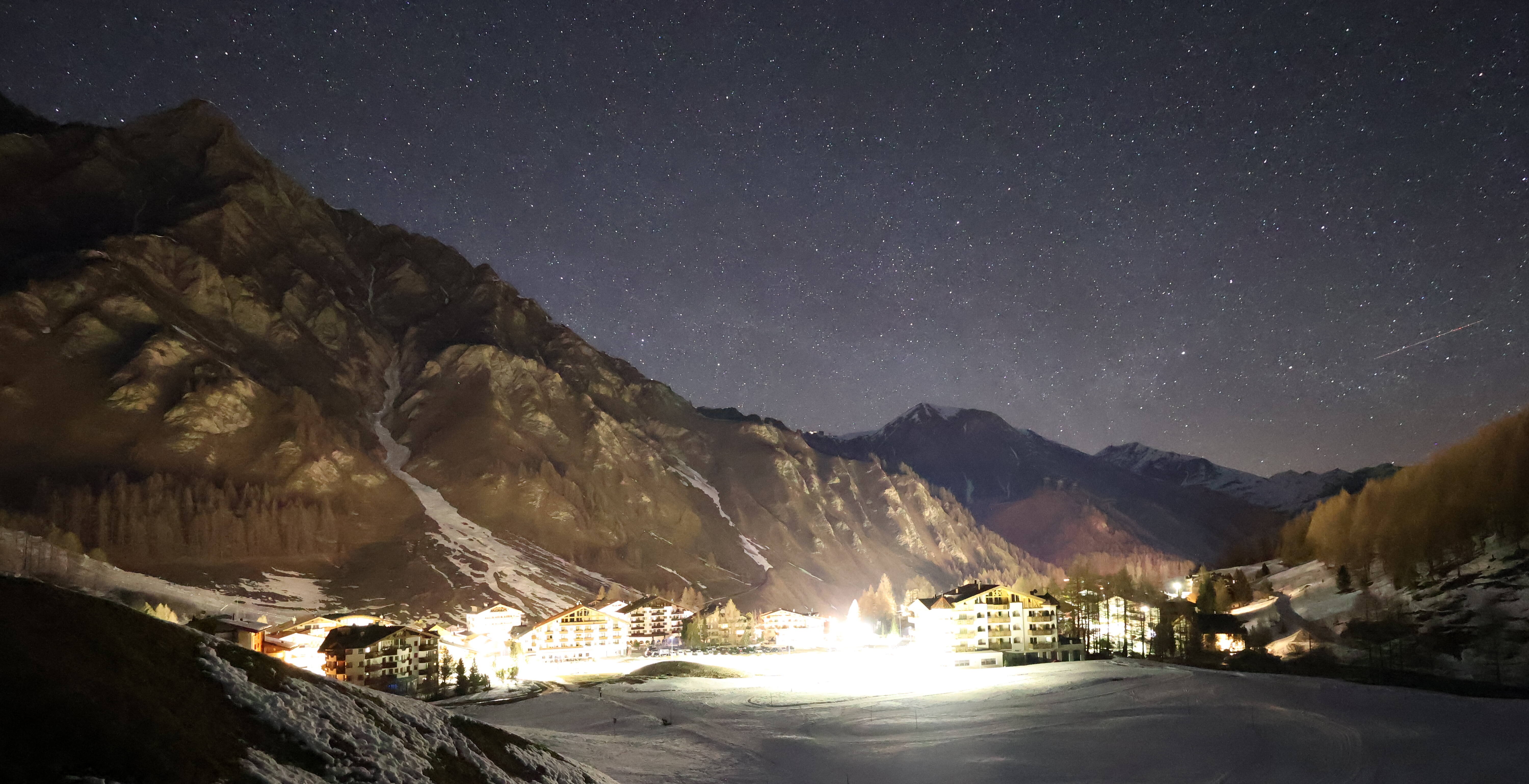 Archiv Foto Webcam Samnaun: Blick auf das Dorf