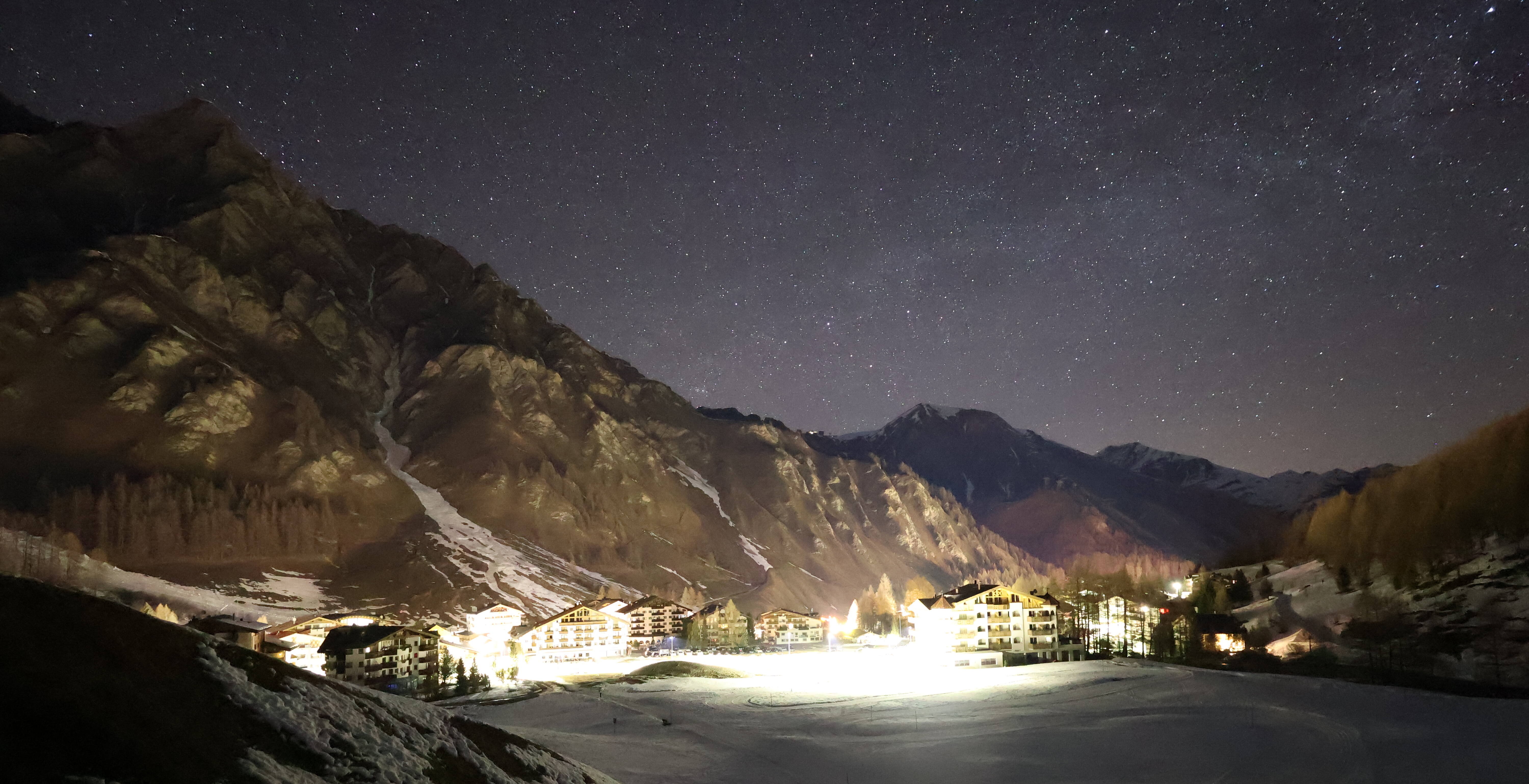 Archiv Foto Webcam Samnaun: Blick auf das Dorf