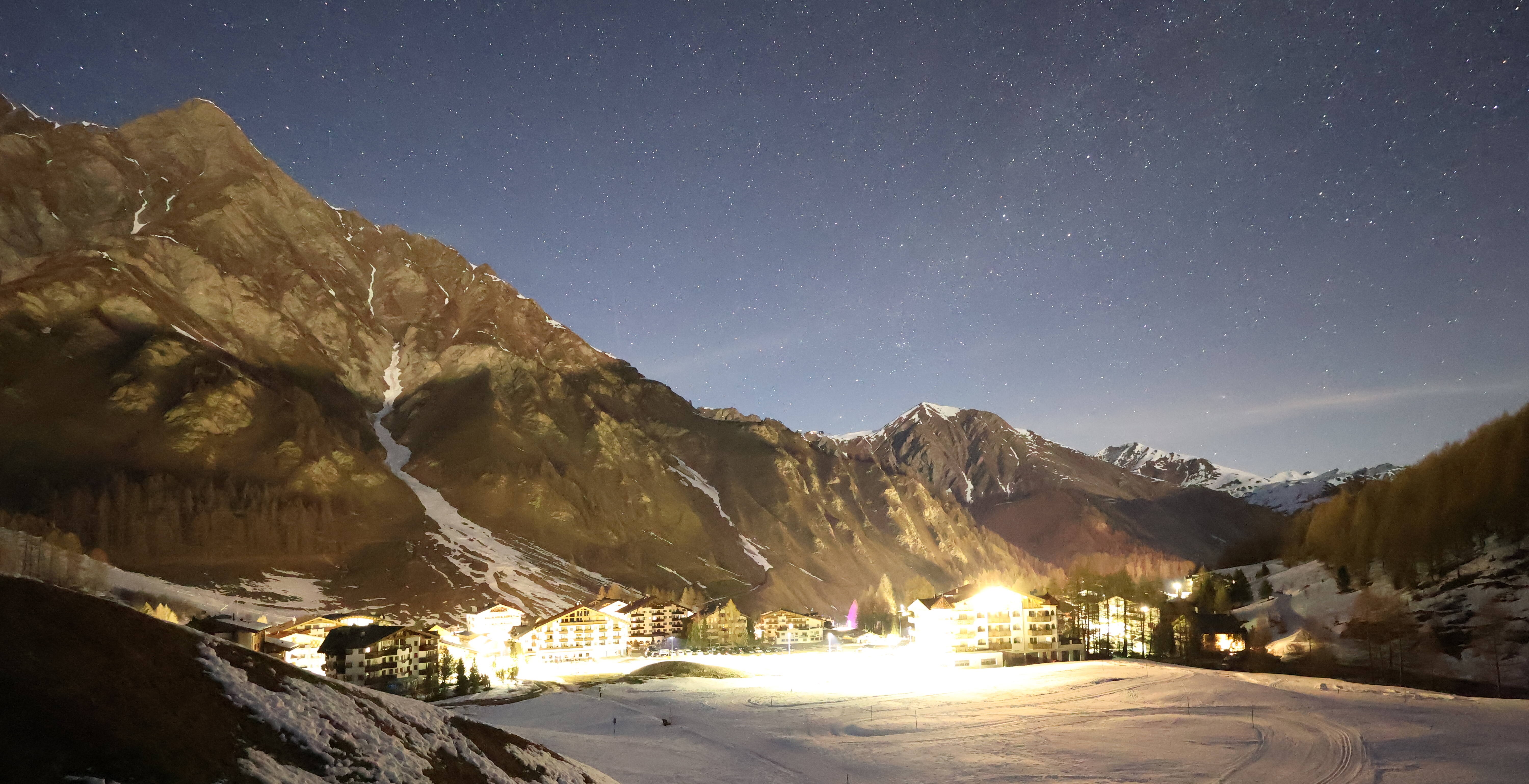 Archiv Foto Webcam Samnaun: Blick auf das Dorf