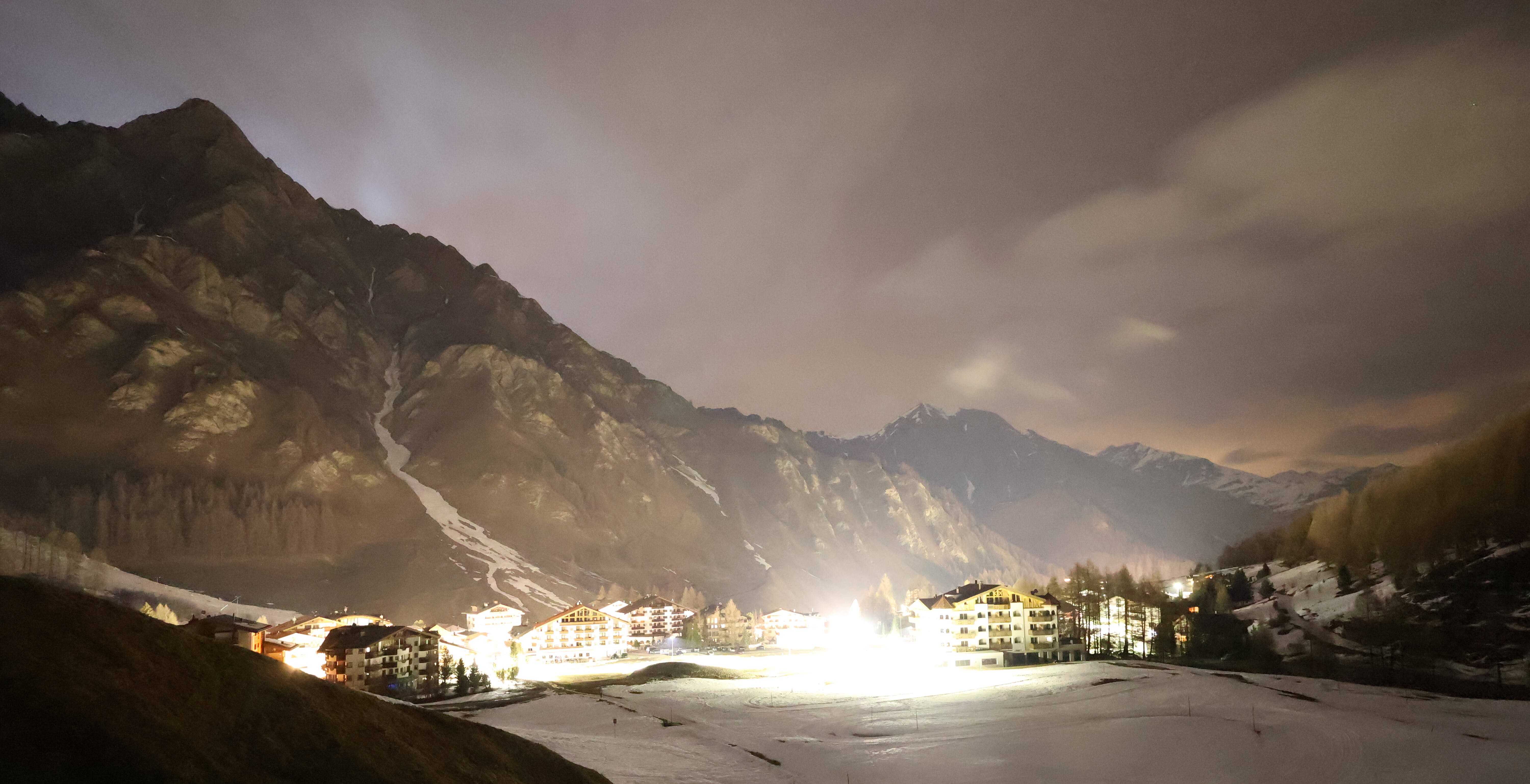 Archiv Foto Webcam Samnaun: Blick auf das Dorf