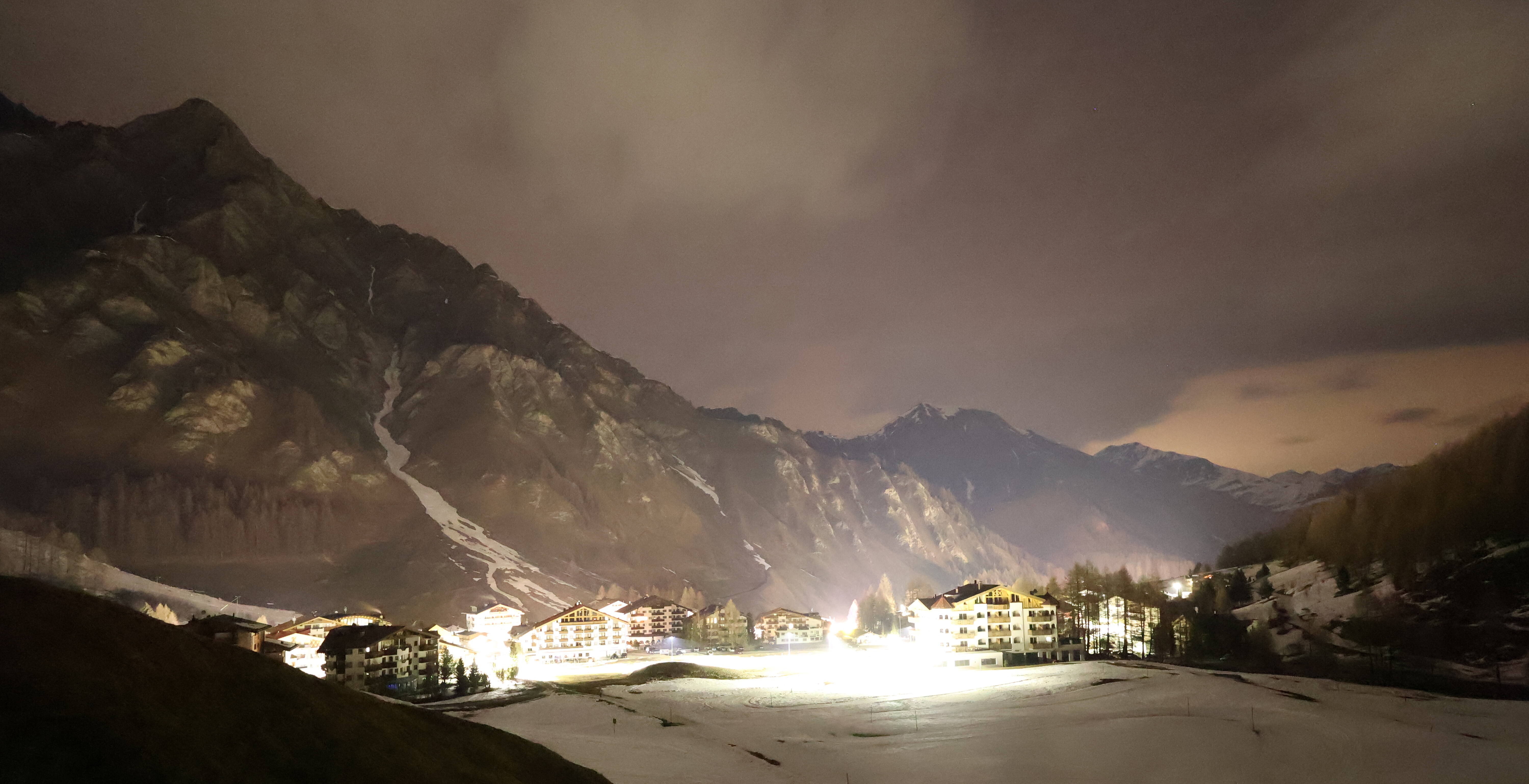 Archived image Webcam Samnaun: Village View