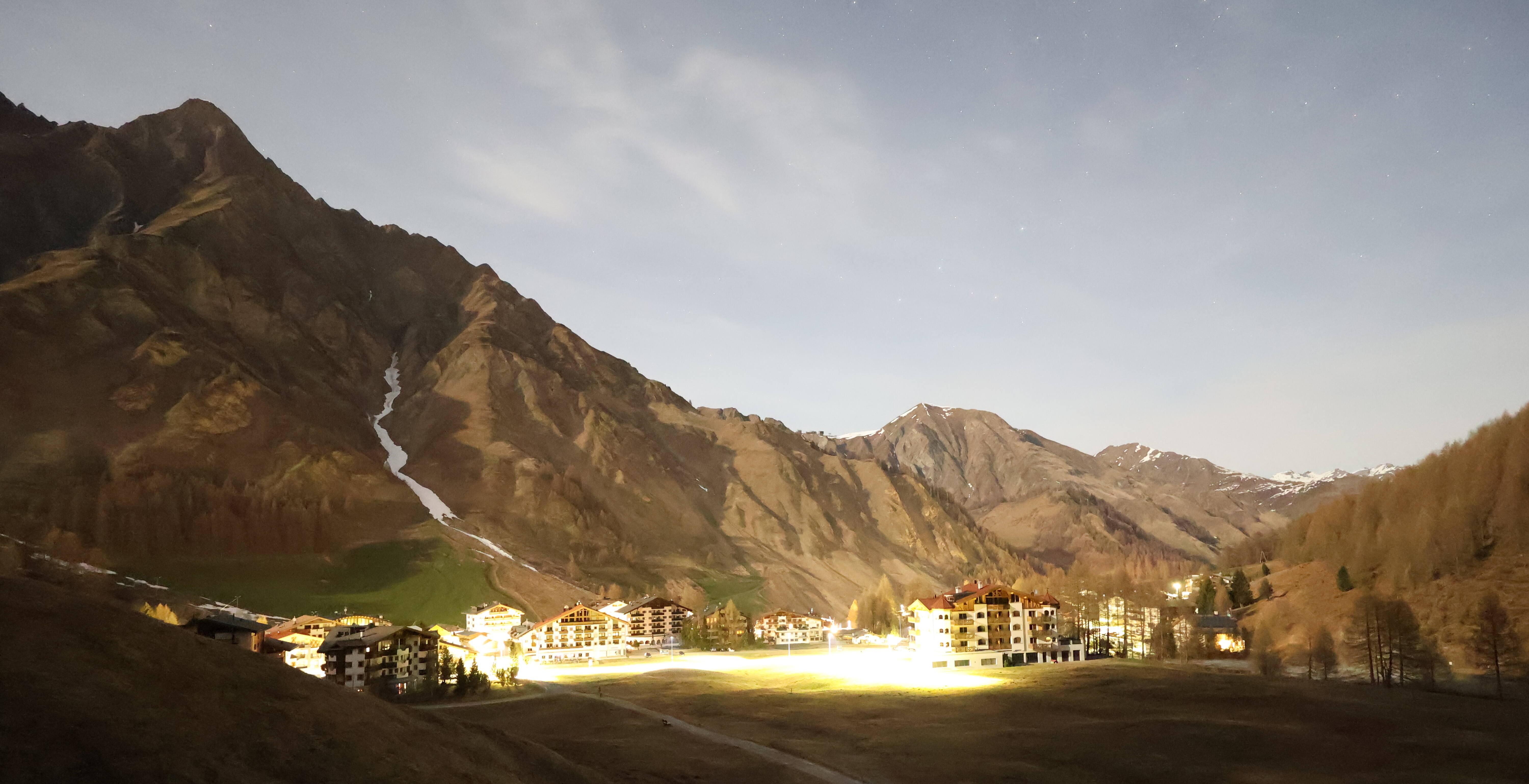 Archiv Foto Webcam Samnaun: Blick auf das Dorf