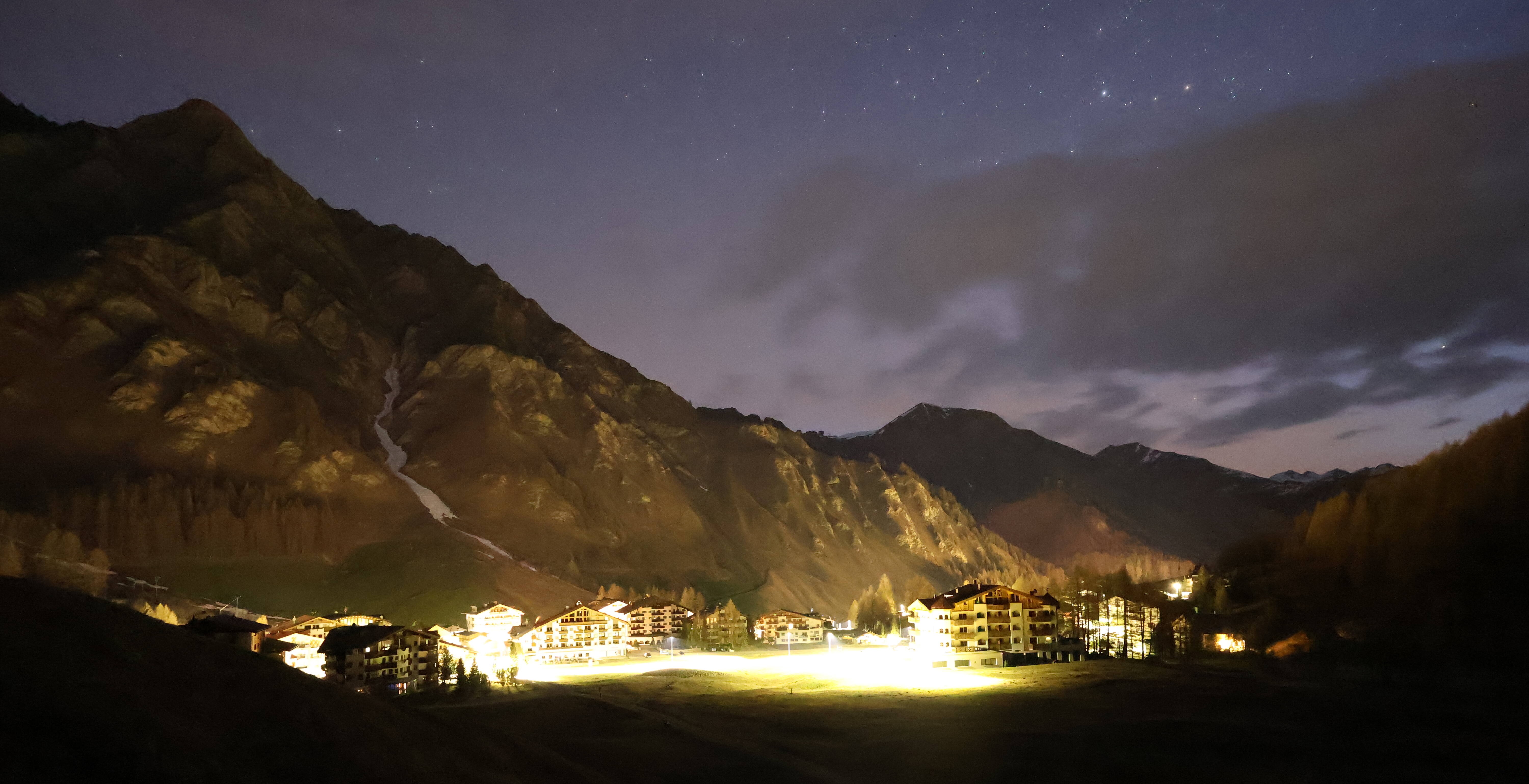 Archiv Foto Webcam Samnaun: Blick auf das Dorf